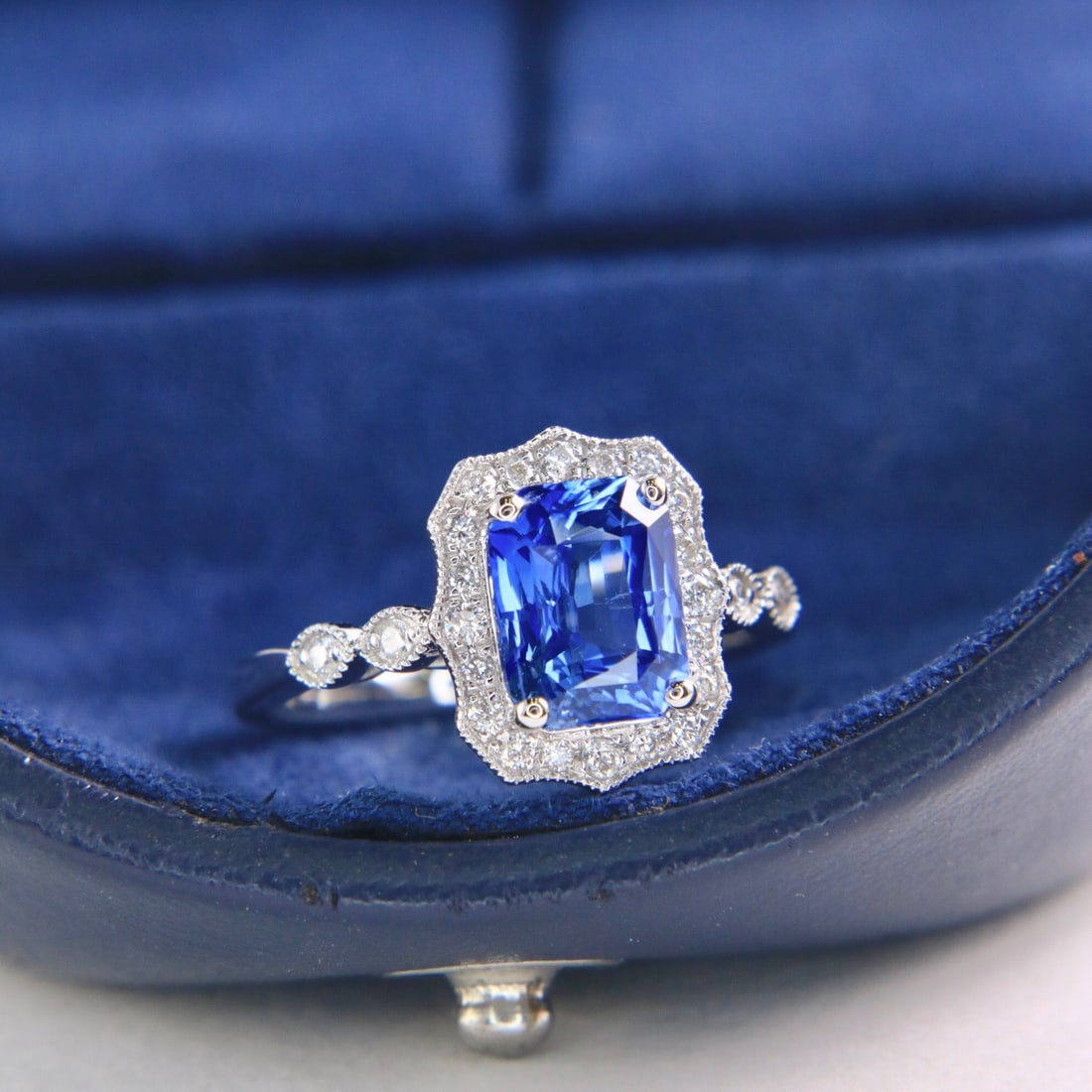 14k Gold 2.72 Ctw Natural Sapphire & Diamond Ring - 4