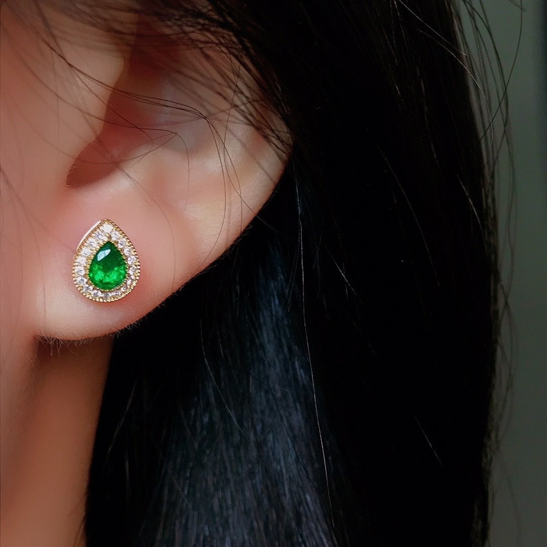 14k Gold 0.74 Ctw Vivid Green Natural Emerald & Diamond Earrings - 7