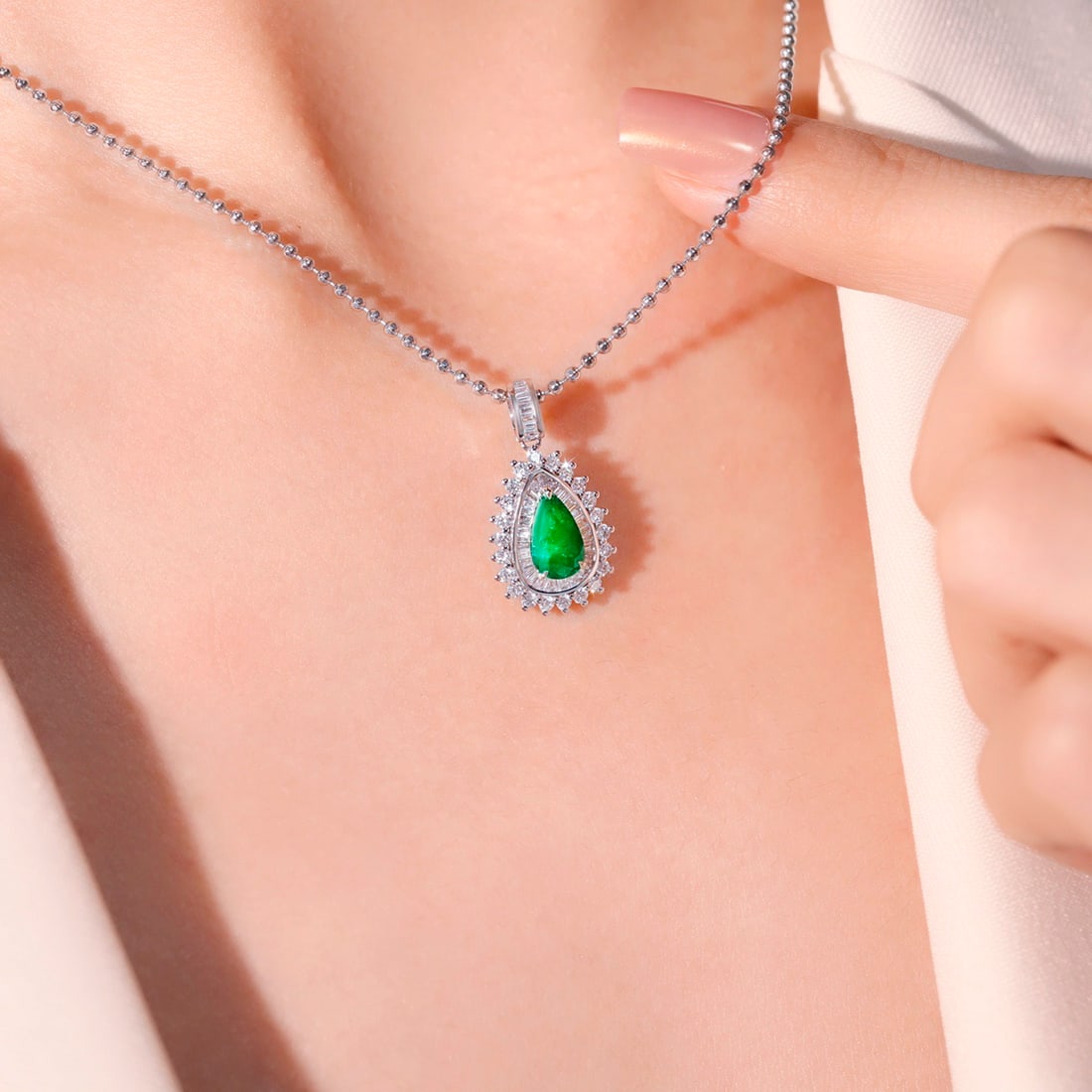 14k Gold 1.36 Ctw Vivid Green Natural Emerald & Diamond Pendant( Without Chain ) - 2