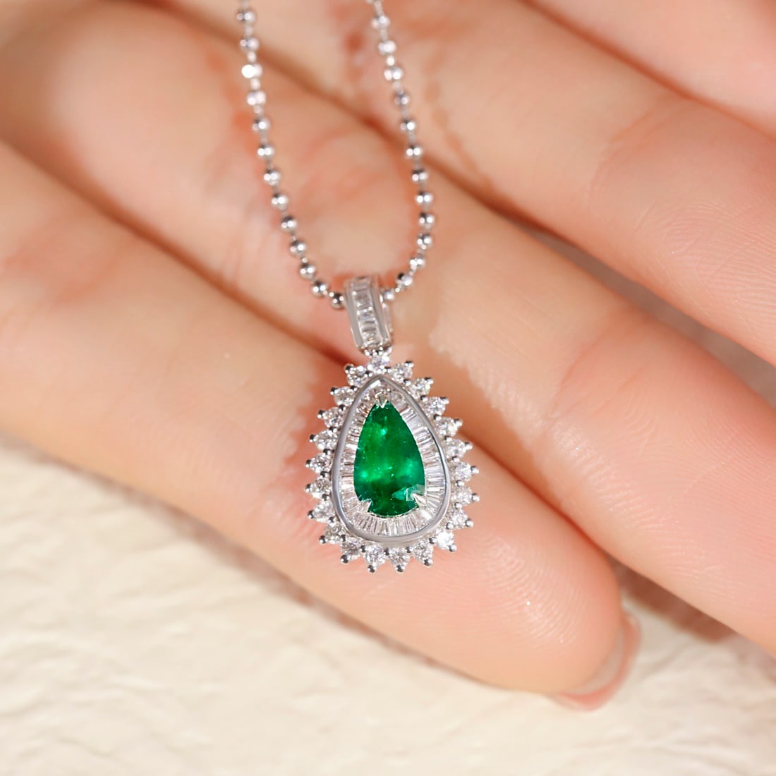 14k Gold 1.36 Ctw Vivid Green Natural Emerald & Diamond Pendant( Without Chain ) - 4