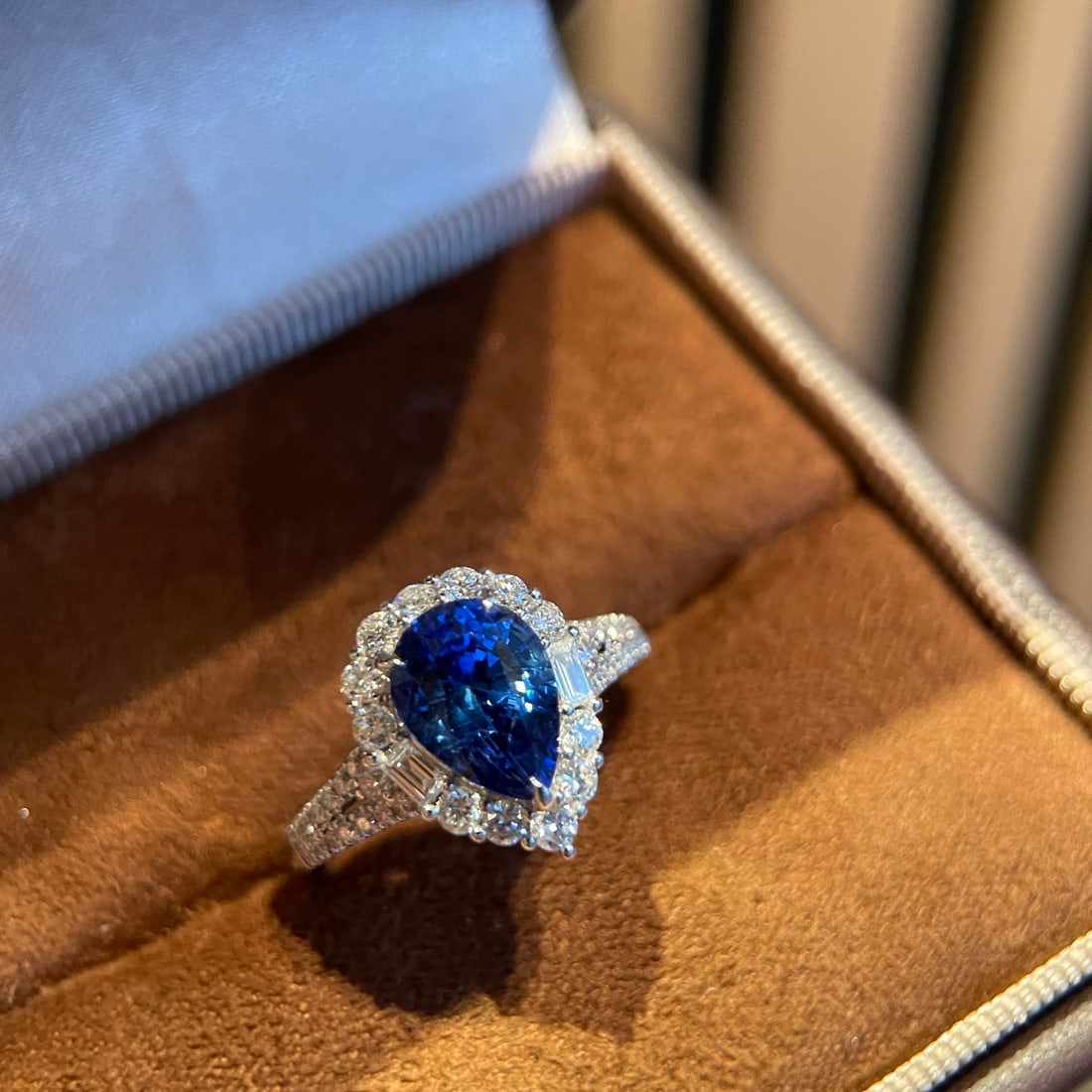 14k Gold 2.1 Ct Natural Sapphire & Diamond Ring - 6