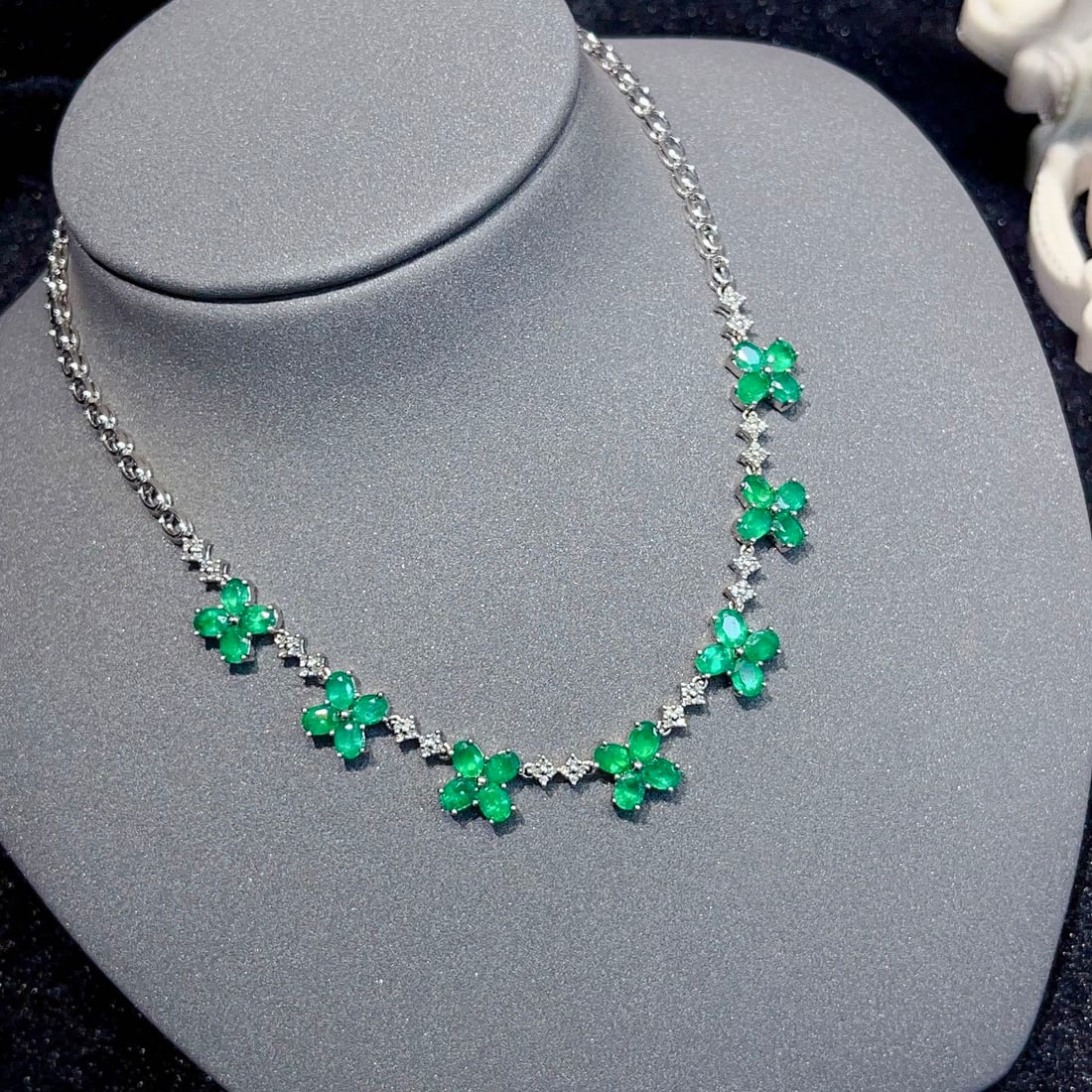 14k Gold 6.88 Ct Natural Emerald & Diamond Necklace - 5