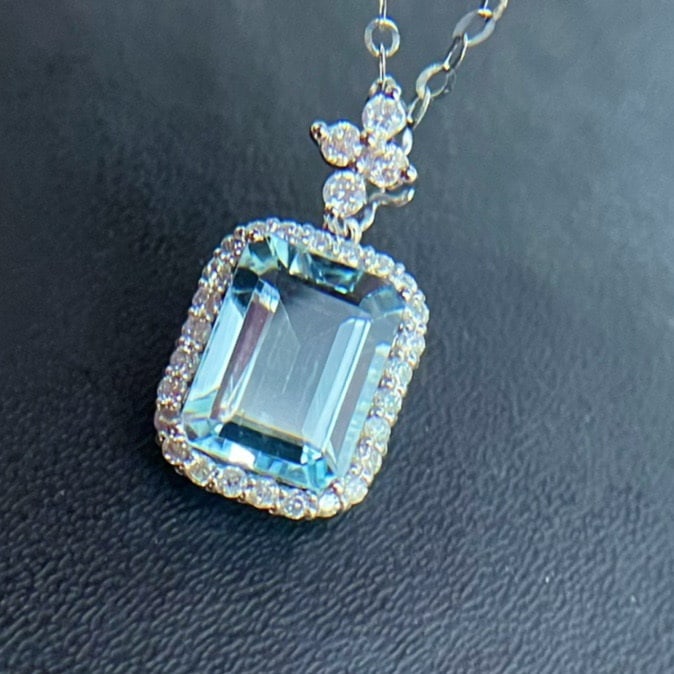 14k Gold 1.0 Ct Natural Aquamarine & Diamond Necklace - 4