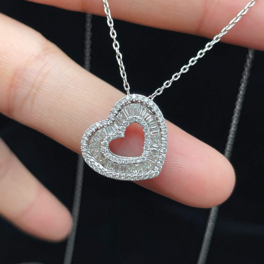 14k Gold 1.0 Ct Natural H Diamond Pendant( Without Chain ): Ref:231102443 // gold content:14k gold // main gemstone:diamond // shape:multiple // carat weight:1. 0ct // clarity grade:vs-si // color:h // treatment:natural // Condition: New Low Estimate: 4000.00