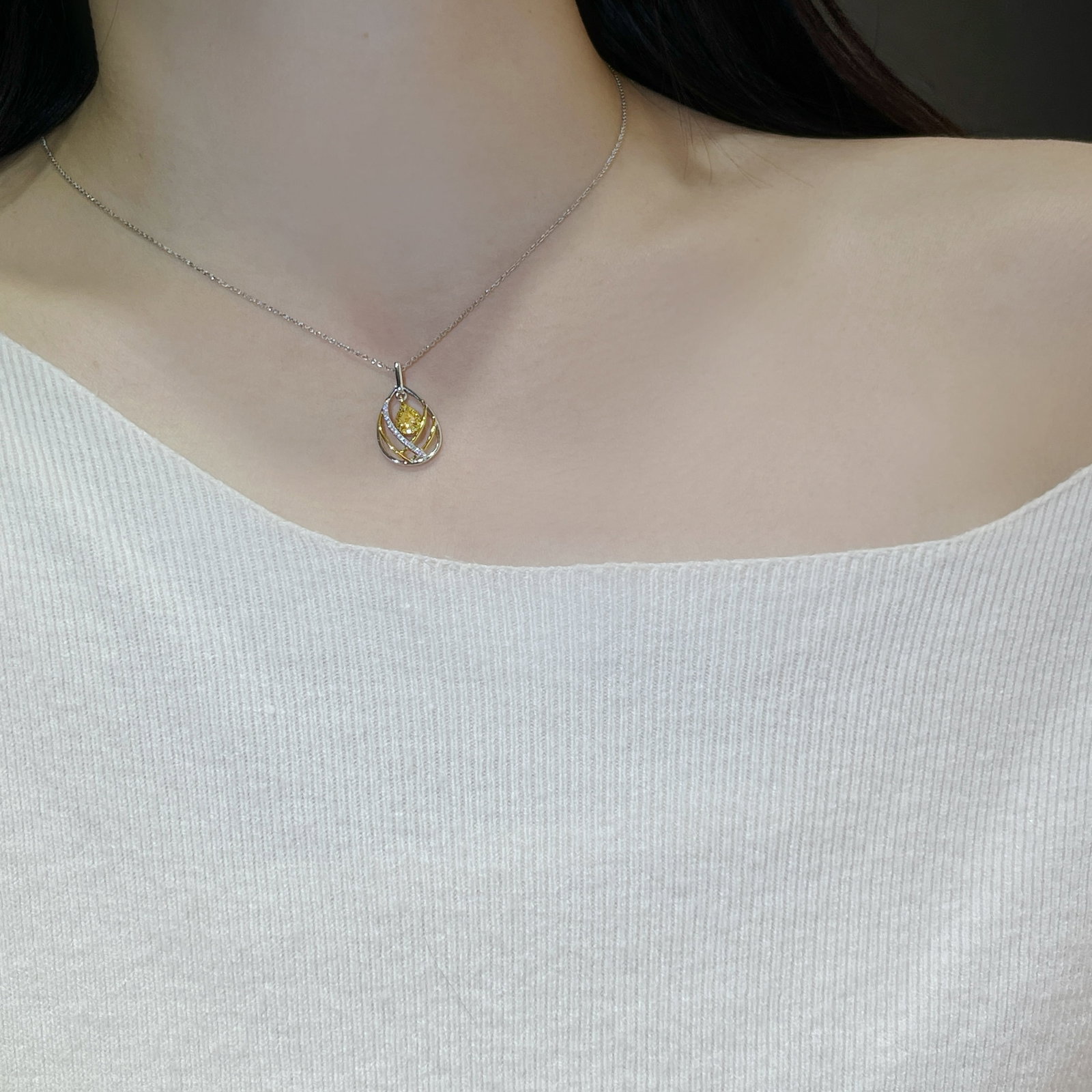 14k Gold 0.25 Ctw Natural Yellow Diamond & Diamond Necklace - 4