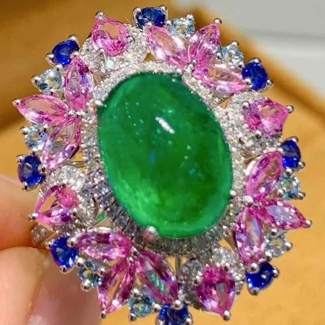 14k Gold 3.8 Ct Vivid Green Natural Emerald & Diamond Ring - 3