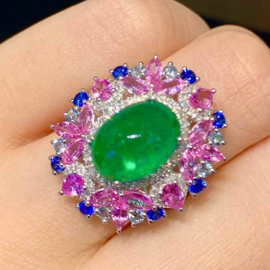14k Gold 3.8 Ct Vivid Green Natural Emerald & Diamond Ring - 6
