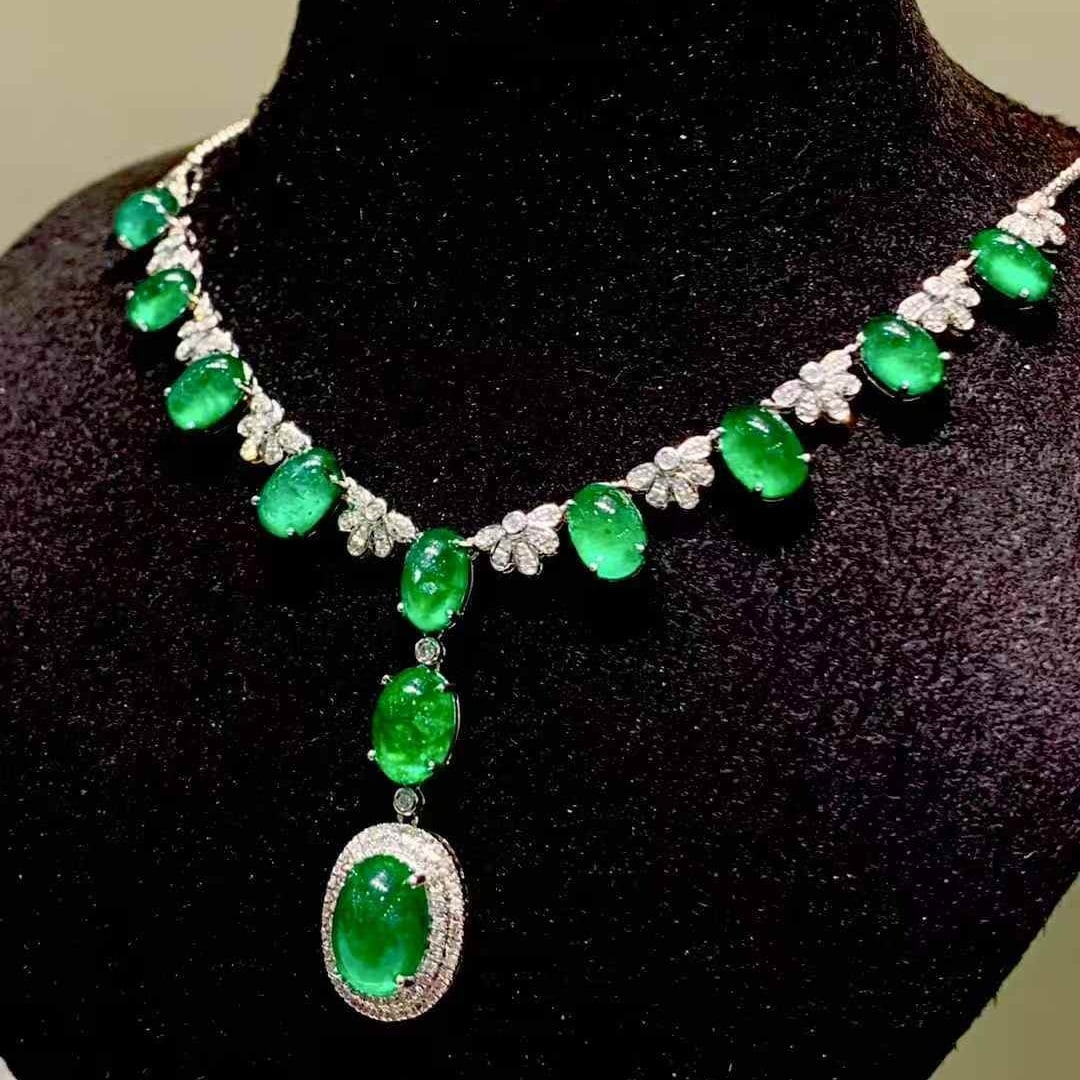 14k Gold 11 Ct Vivid Green Natural Emerald & Diamond Necklace - 3
