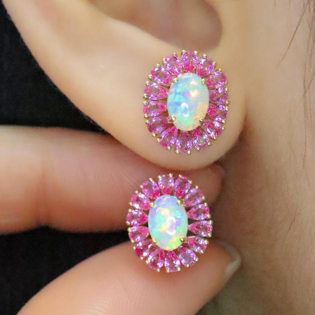 14k Gold 2.89 Ctw Natural Opal & Sapphire Earrings: Ref:231103072 // gold content:14k gold // main gemstone:opal // shape:oval // carat weight:0. 85ct // color:color // treatment:natural // // adjacent gemstone 2 : sapphire // number of stones:30 // sh
