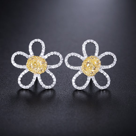 14k Gold 0.89 Ctw Natural Yellow Diamond & Diamond Earrings: Ref:231103123 // gold content:14k gold // main gemstone:yellow diamond // shape:oval // carat weight:0. 44ct // color:yellow // treatment:natural // // adjacent gemstone 2 : diamond // shape:round //