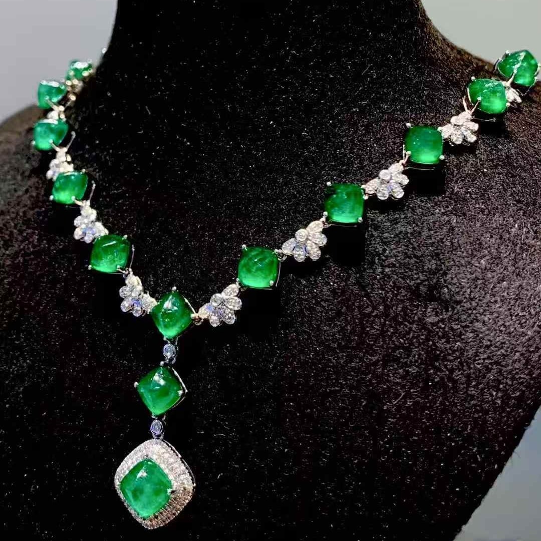 14k Gold 12.5 Ct Vivid Green Natural Emerald & Diamond Necklace - 3