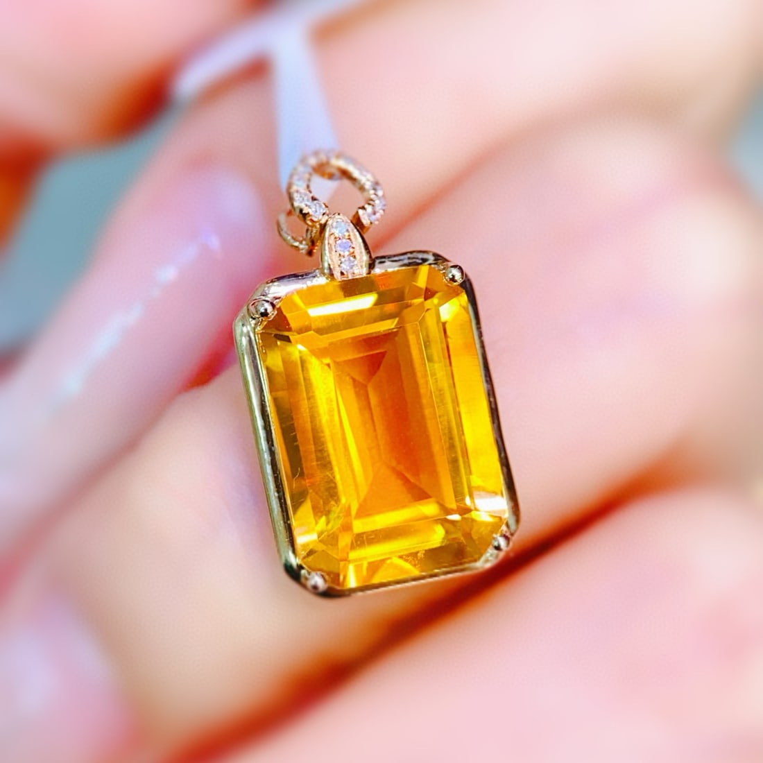 14k Gold 6.64 Ctw Natural Citrine & Diamond Pendant( Without Chain ): Ref:231103180 // gold content:14k gold // main gemstone:citrine // shape:octagonal // carat weight:6. 6ct // color:yellow // treatment:natural // // adjacent gemstone 2 : diamond // number of