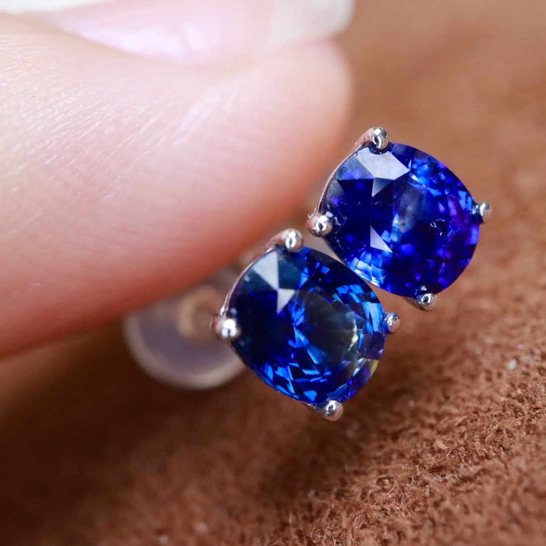 14k Gold 1.38 Ct Natural Sapphire Earrings - 6