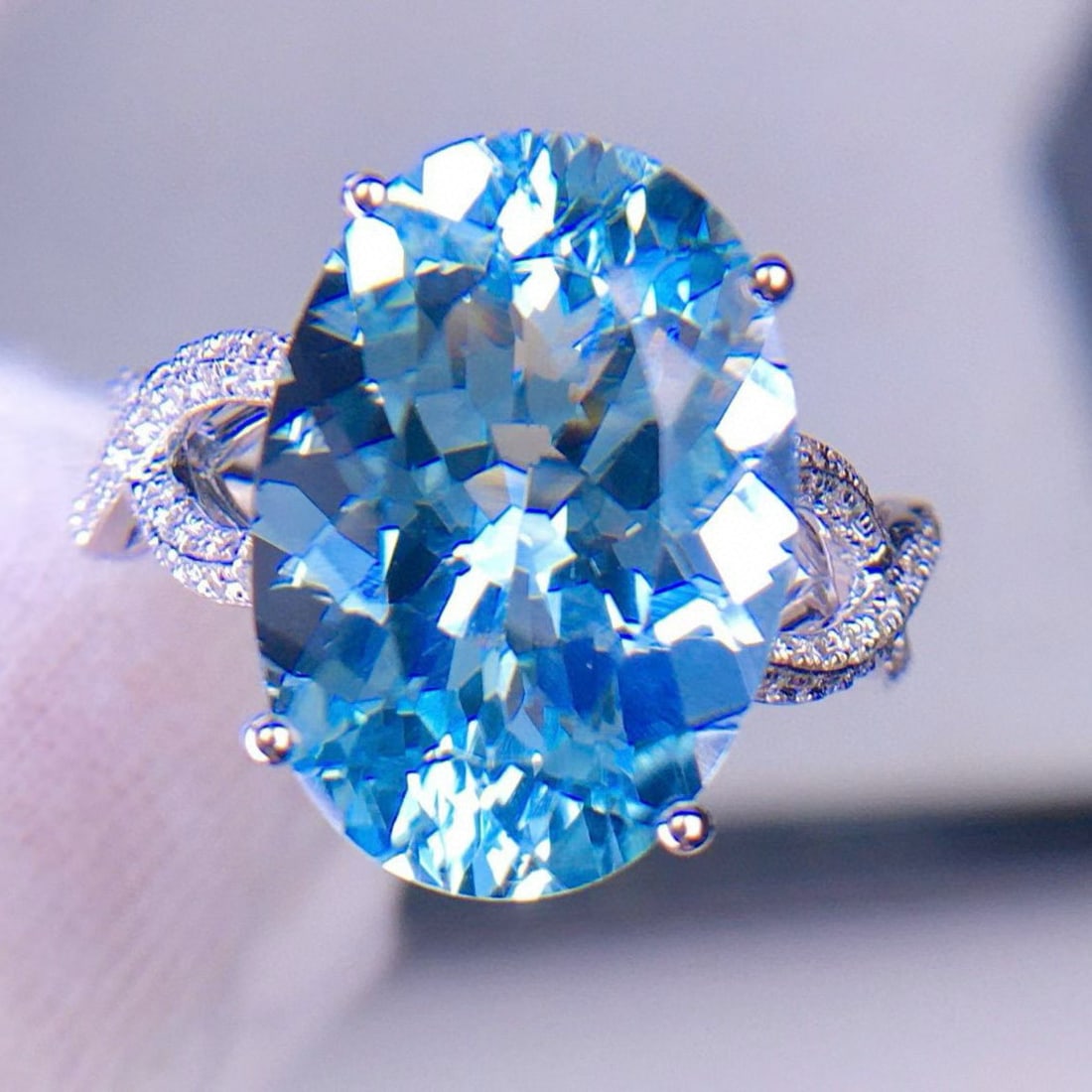 14k Gold 6.82 Ct Natural Aquamarine & Diamond Ring - 3