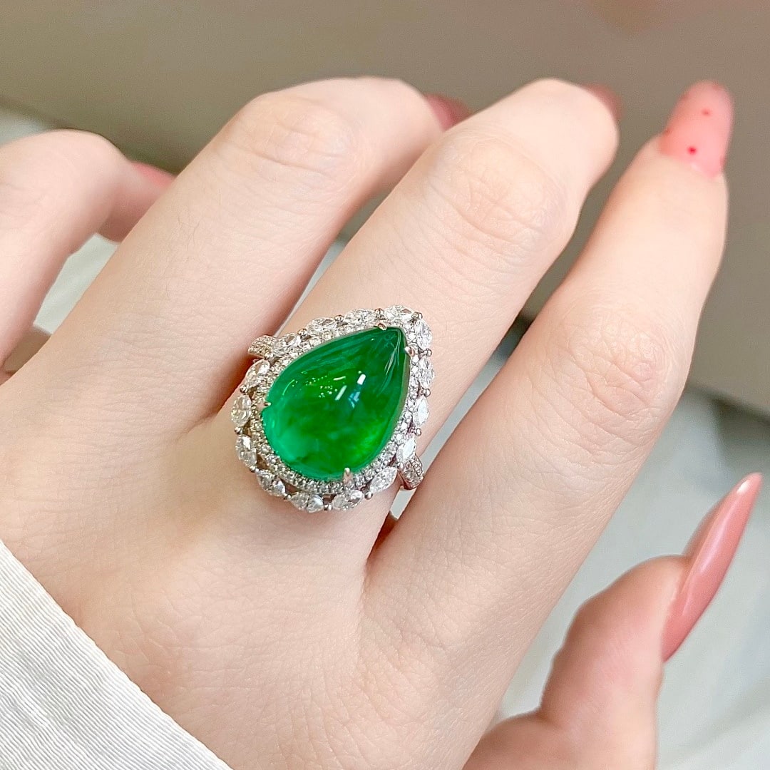 14k Gold 8.34 Ctw Vivid Green Natural Emerald & Diamond Ring - 5