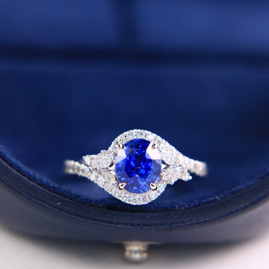 14k Gold 2.39 Ctw Natural Sapphire & Diamond Ring: Ref:231104090 // gold content:14k gold // ring size:7. 25us // // main gemstone:sapphire // shape:oval // carat weight:2. 04ct // color:royal blue // treatment:natural // // adjacent gemstone 2 :
