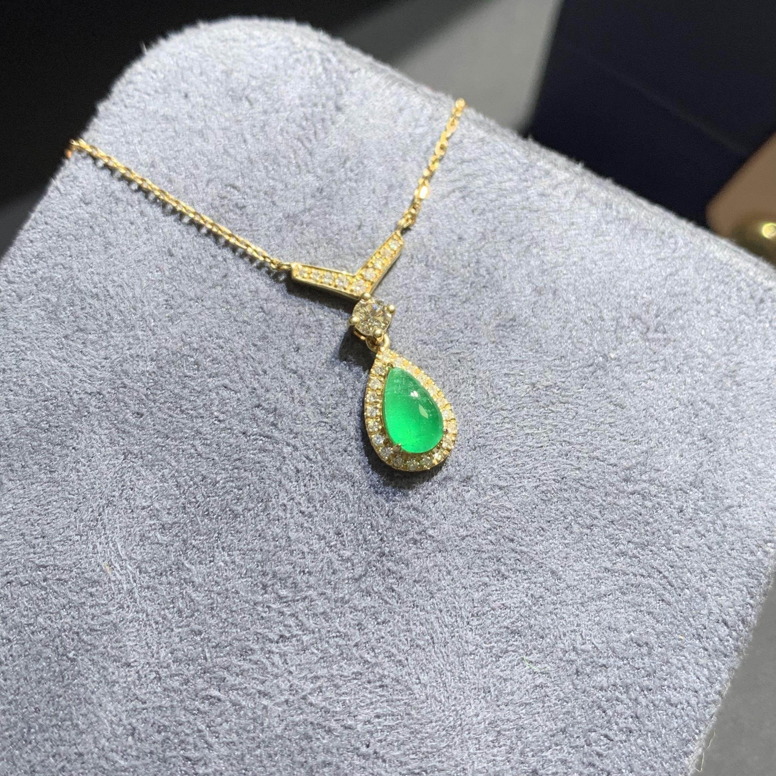 14k Gold 0.70 Ctw Natural Emerald & Diamond Necklace - 3