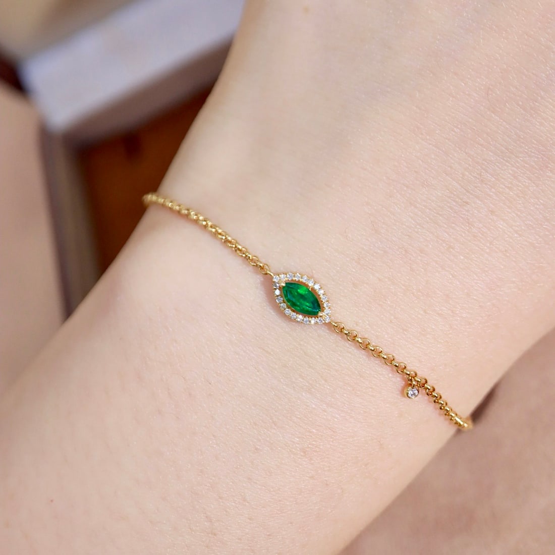 14k Gold 0.36 Ctw Vivid Green Natural Emerald & Diamond Bracelet - 6
