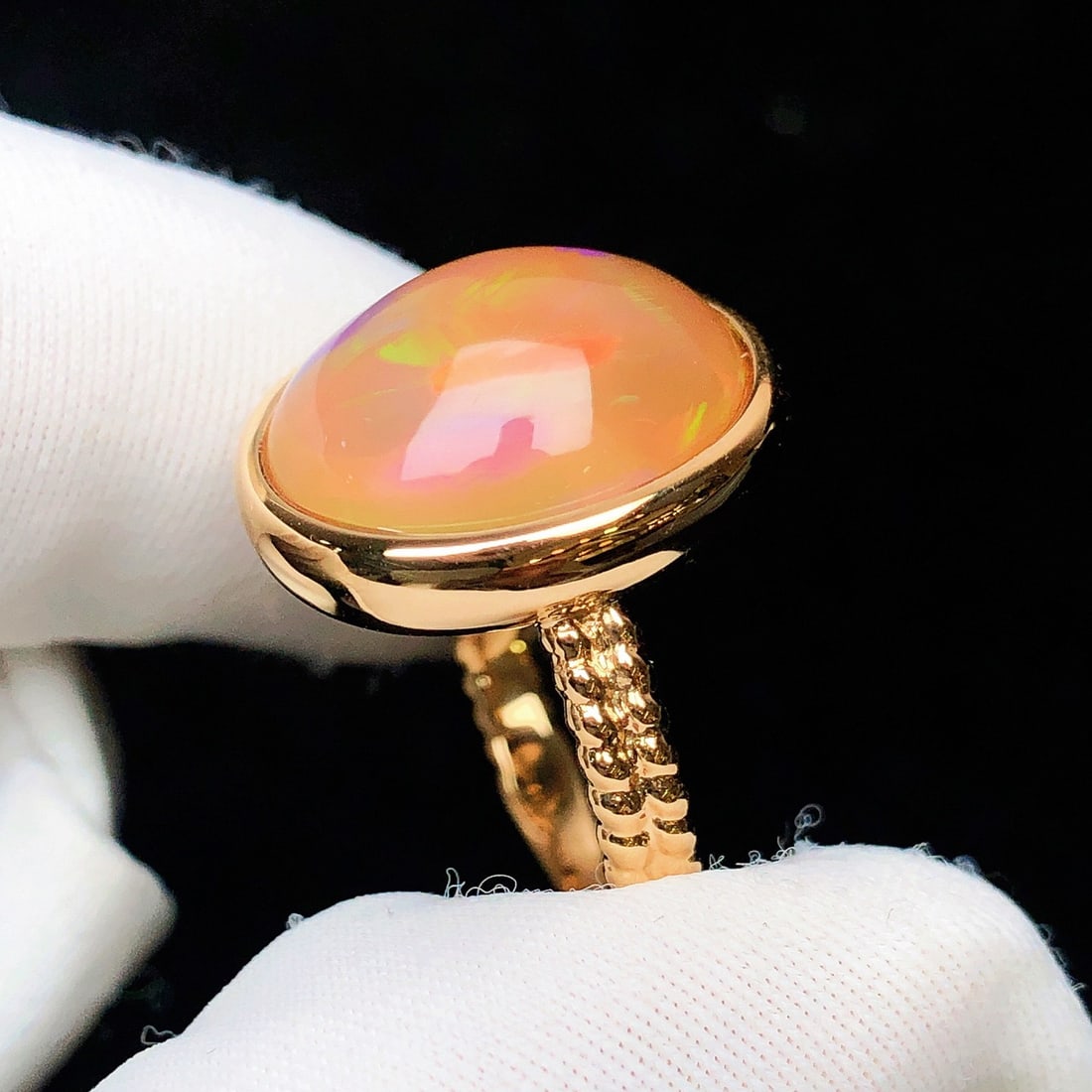 14k Gold 5.0 Ct Natural Opal Ring - 5