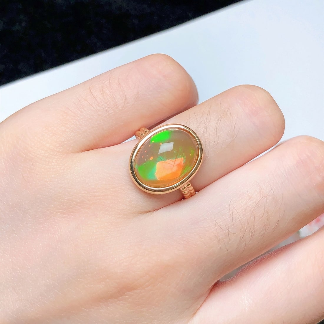 14k Gold 5.0 Ct Natural Opal Ring - 7