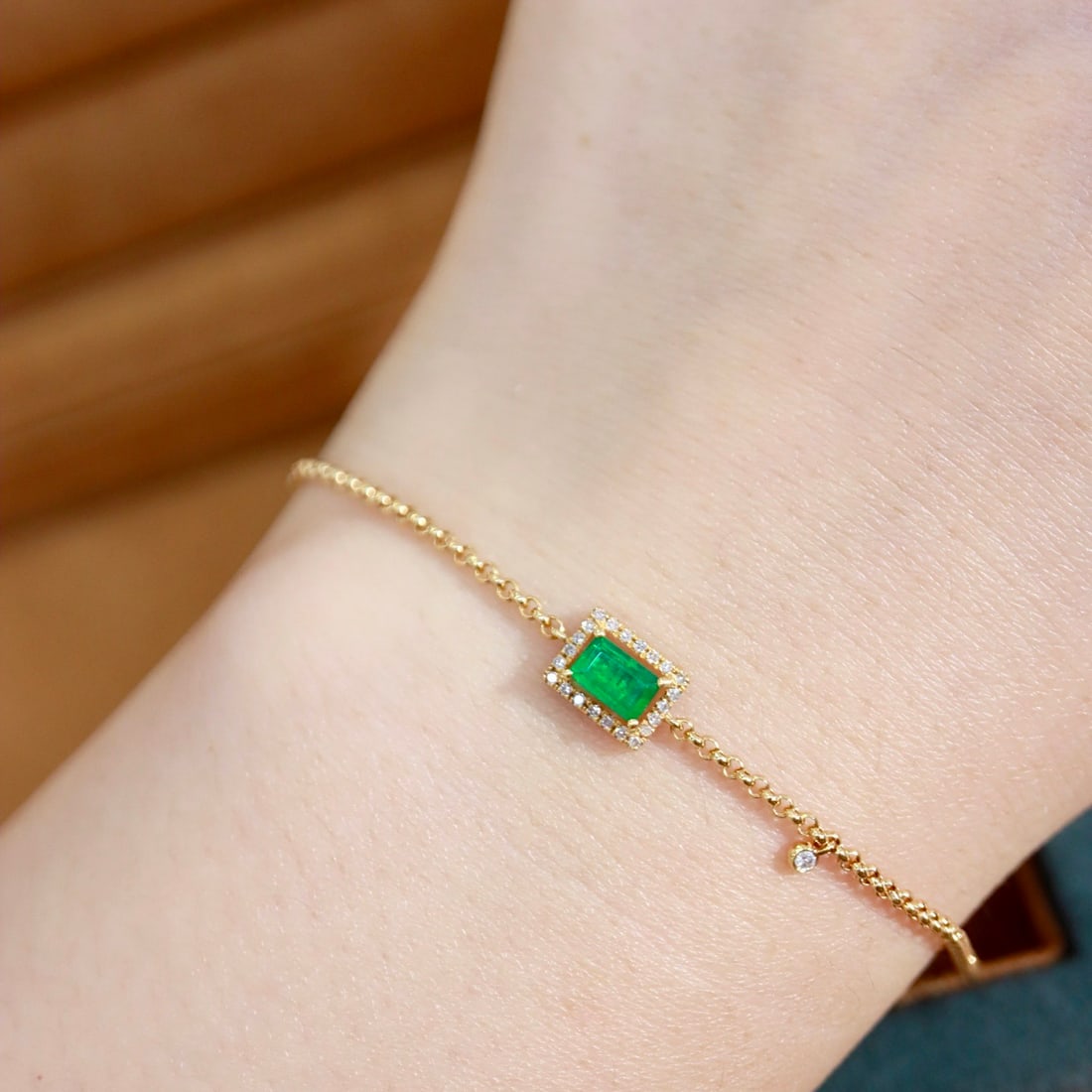 14k Gold 0.43 Ctw Vivid Green Natural Emerald & Diamond Bracelet - 6