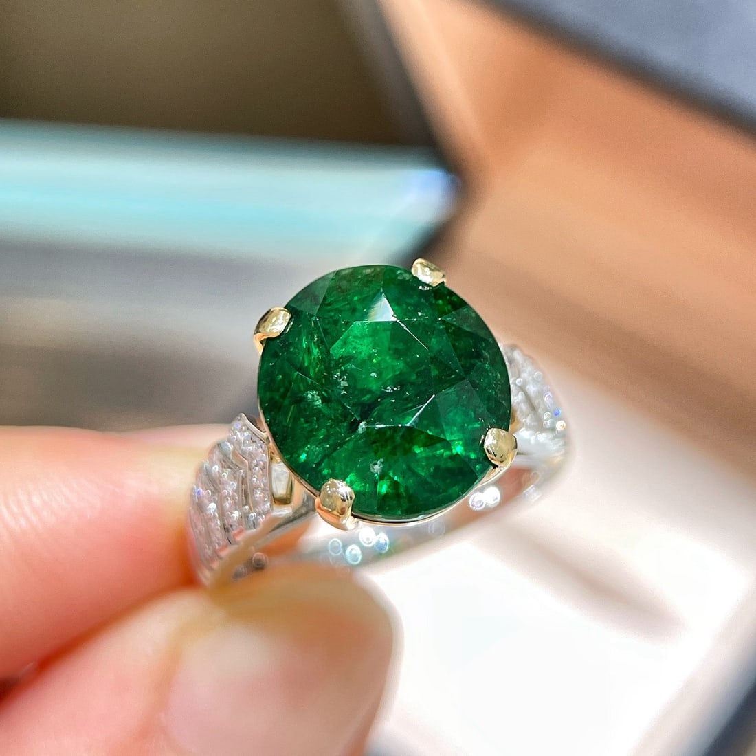 14k Gold 10.53 Ctw Natural Tsavorite & Diamond Ring - 9
