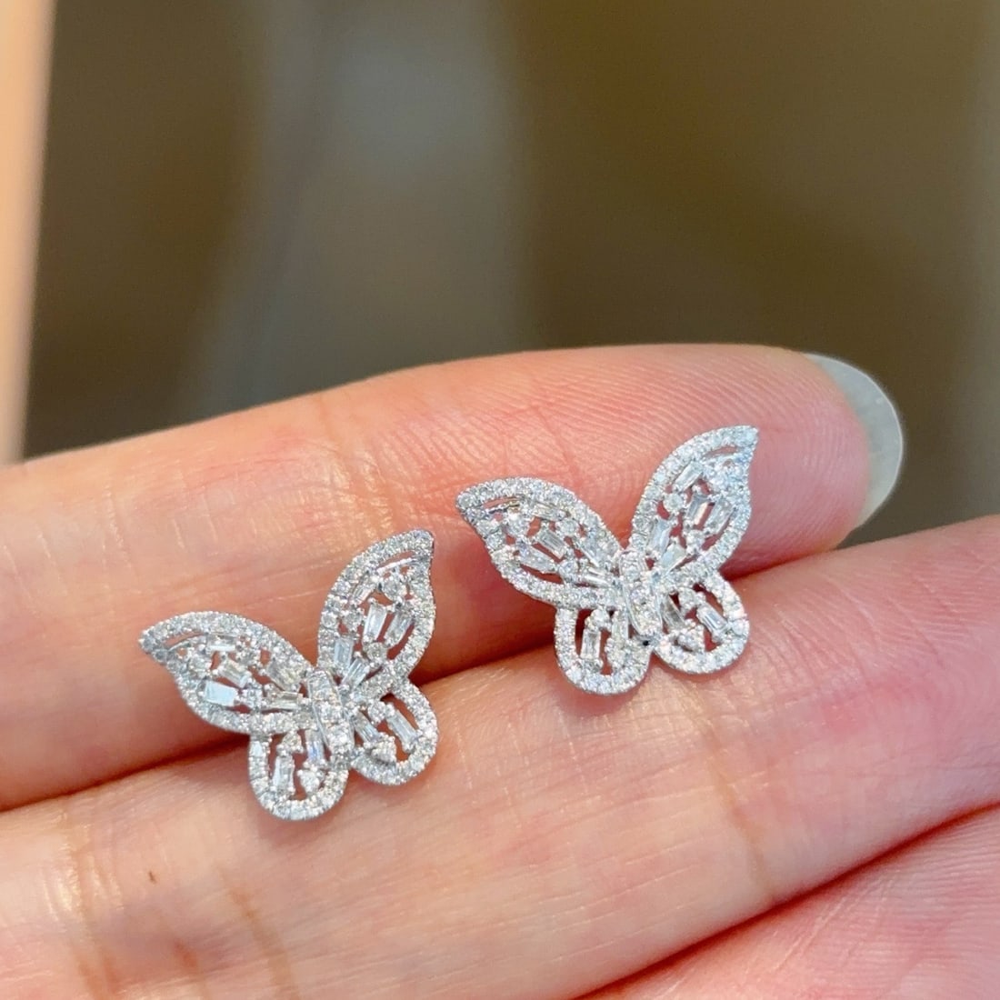 14k Gold 0.7 Ct Natural H Diamond & Butterfly Earrings - 2