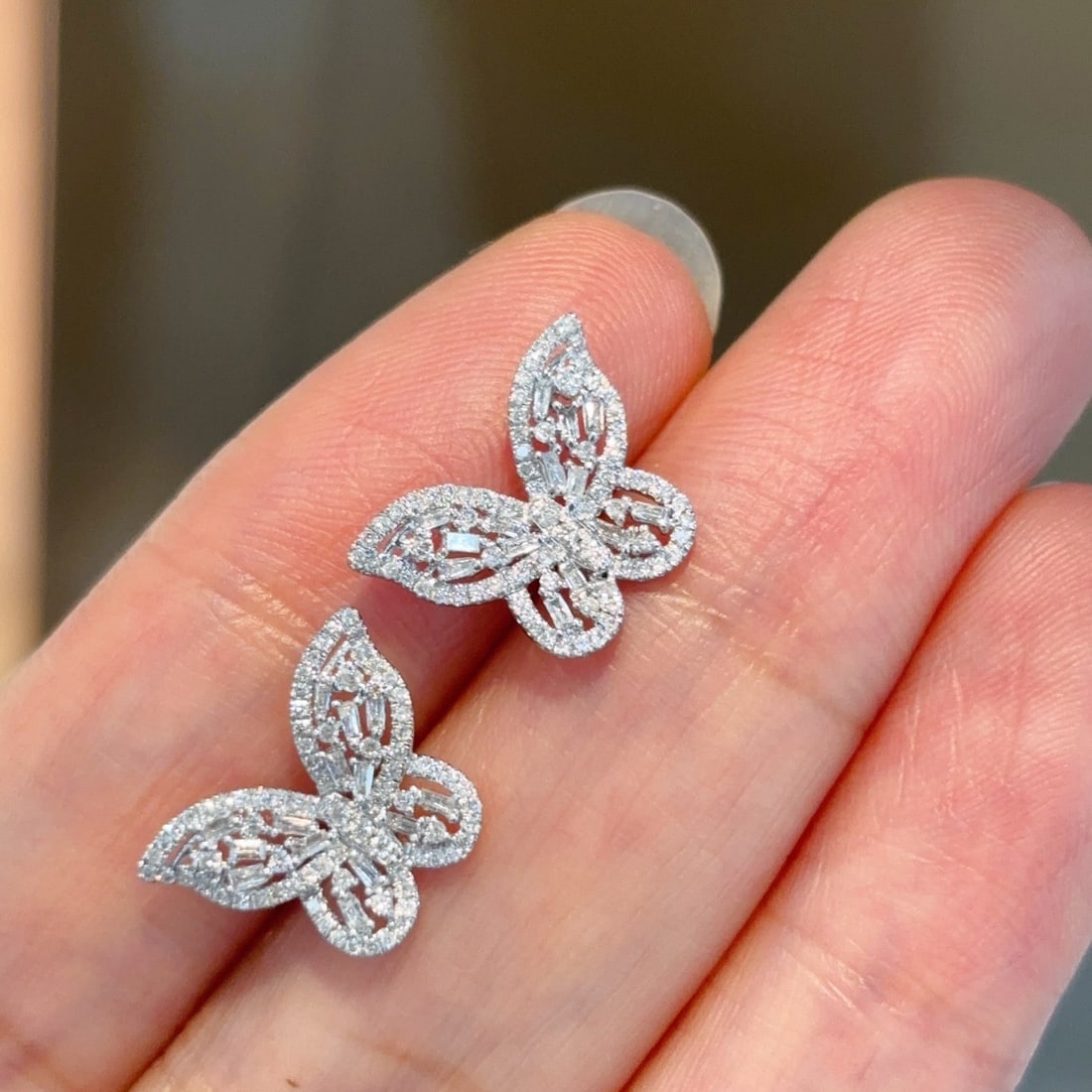 14k Gold 0.7 Ct Natural H Diamond & Butterfly Earrings - 4