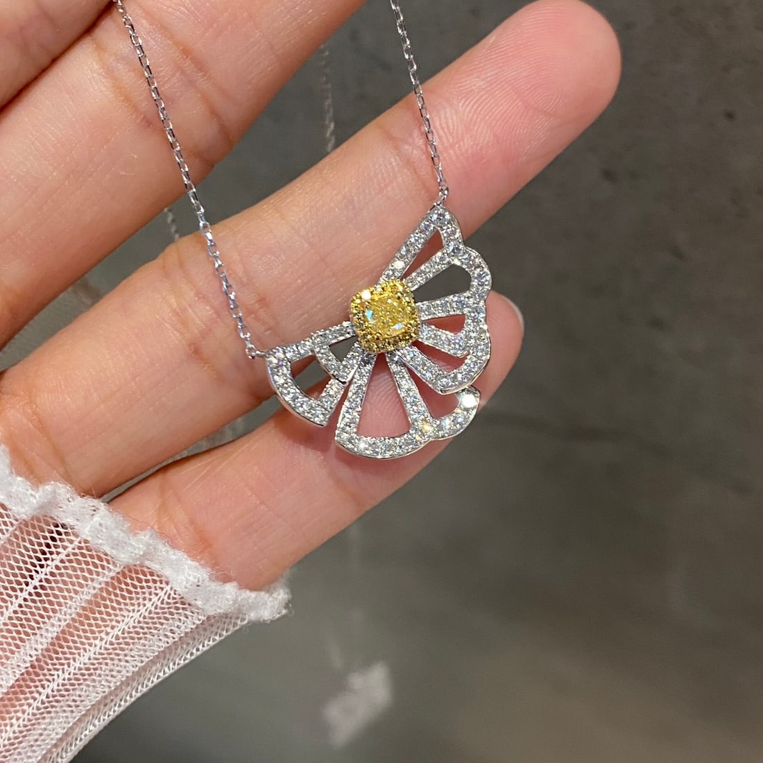 14k Gold 0.83 Ctw Natural Yellow Diamond & Diamond Necklace: Ref:231104222 // gold content:14k gold // main gemstone:yellow diamond // shape:cushion // carat weight:0. 23ct // color:yellow // treatment:natural // // adjacent gemstone 2 : diamond // shape:round 