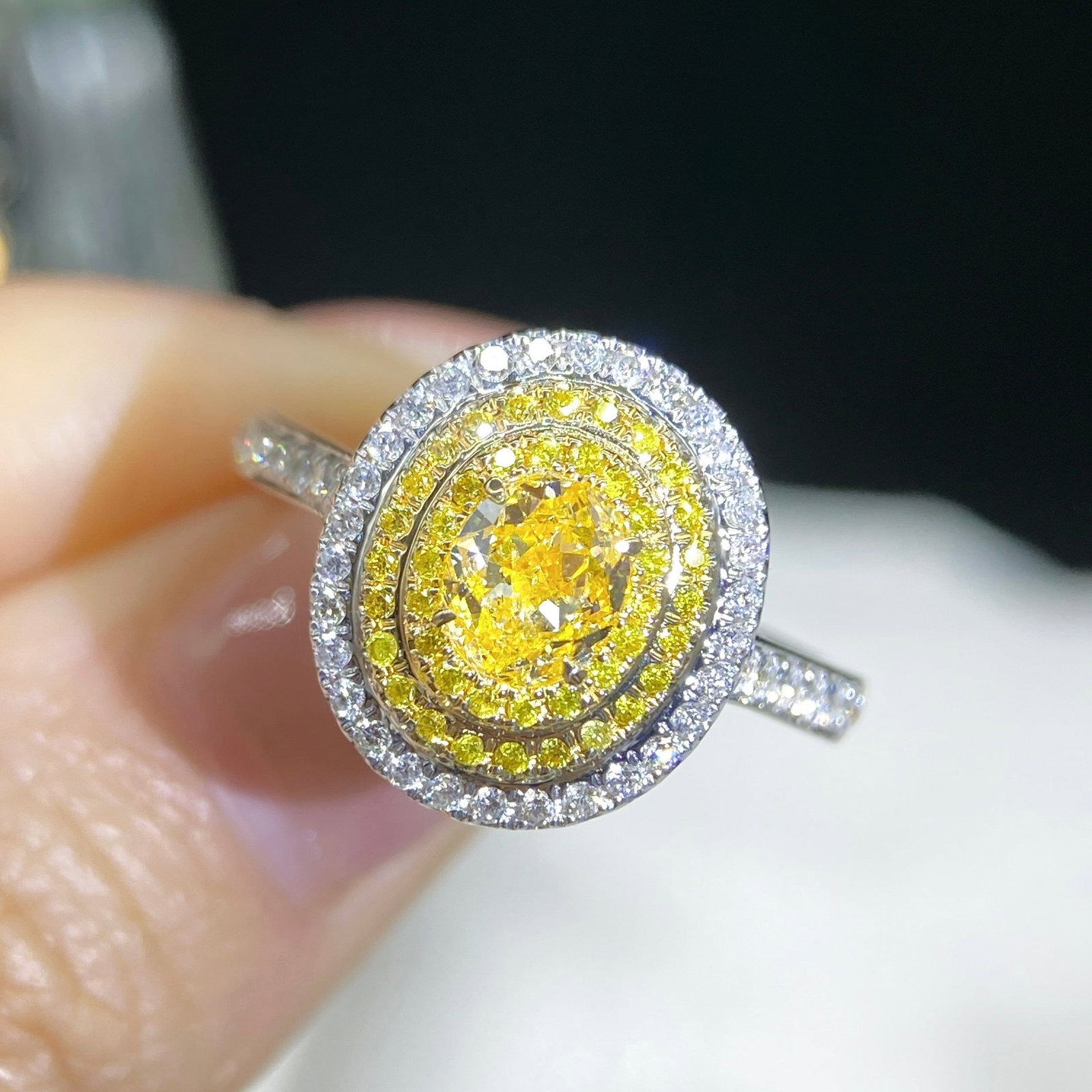 14k Gold 1.01 Ctw Natural Yellow Diamond & Diamond Ring: Ref:231104225 // gold content:14k gold // ring size:7. 25us // // main gemstone:yellow diamond // shape:oval // carat weight:0. 60ct // color:yellow // treatment:natural // // adjacent gemstone 2 : di