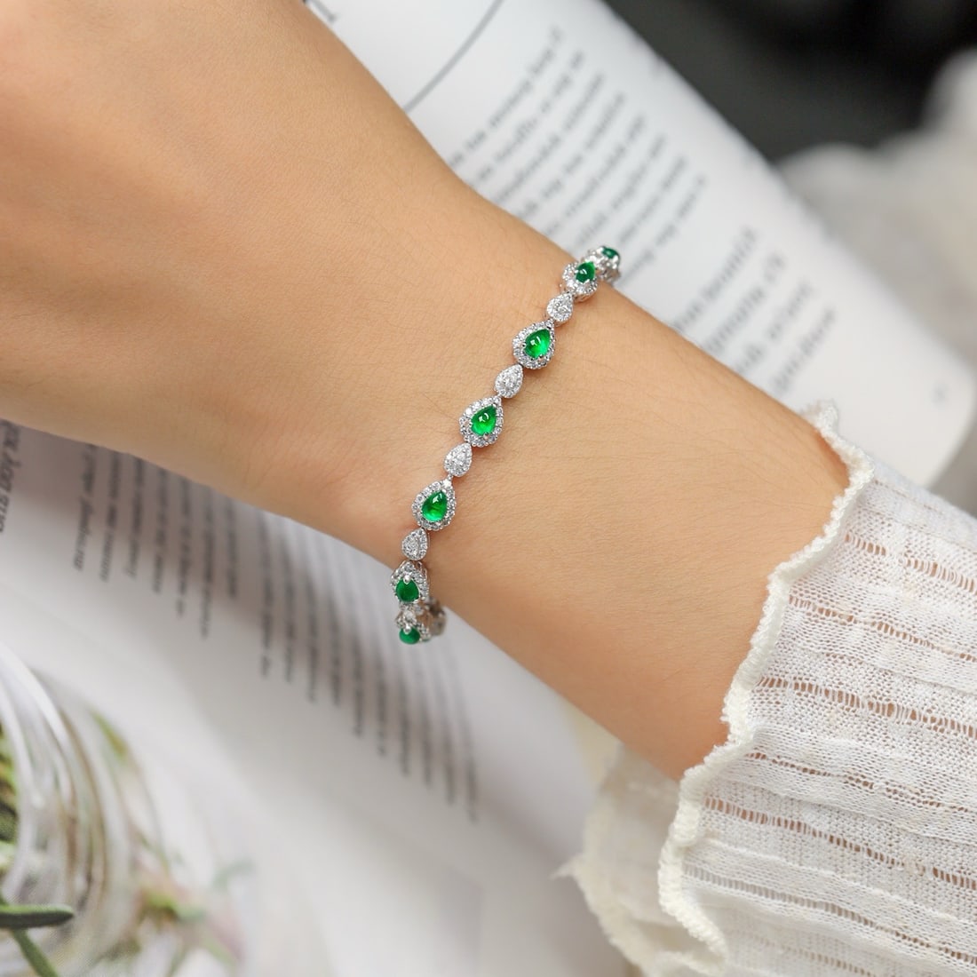 14k Gold 2.59 Ctw Vivid Green Natural Emerald & Diamond Bracelet - 2