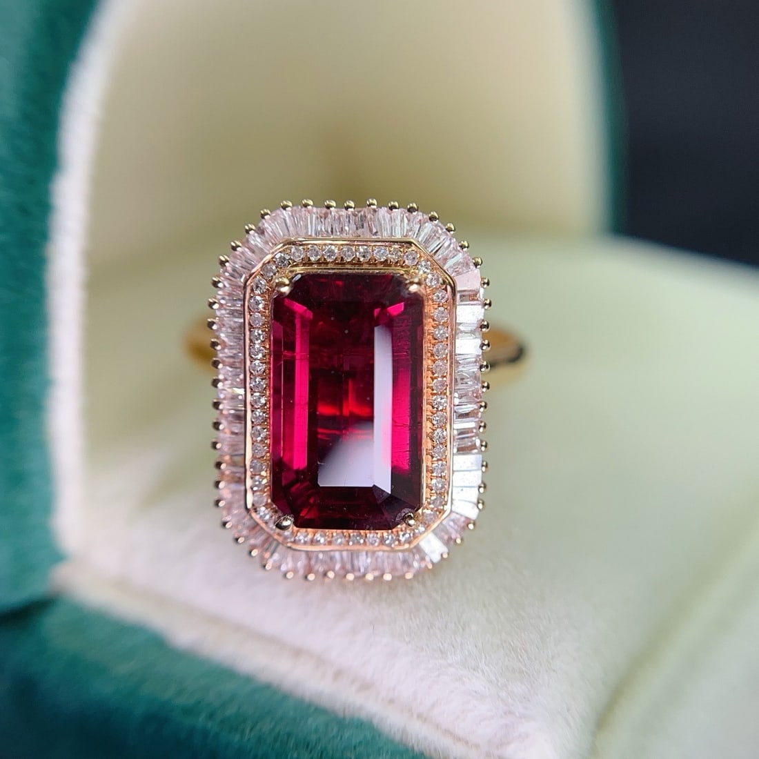 14k Gold 3.70 Ct Natural Tourmaline & Diamond Ring/pendant( Without Chain ): Ref:231104277 // gold content:14k gold // ring size:7. 25us // // main gemstone:tourmaline // shape:octagonal // carat weight:3. 70ct // color:red // treatment:natural // // adjacent gemstone 2 :