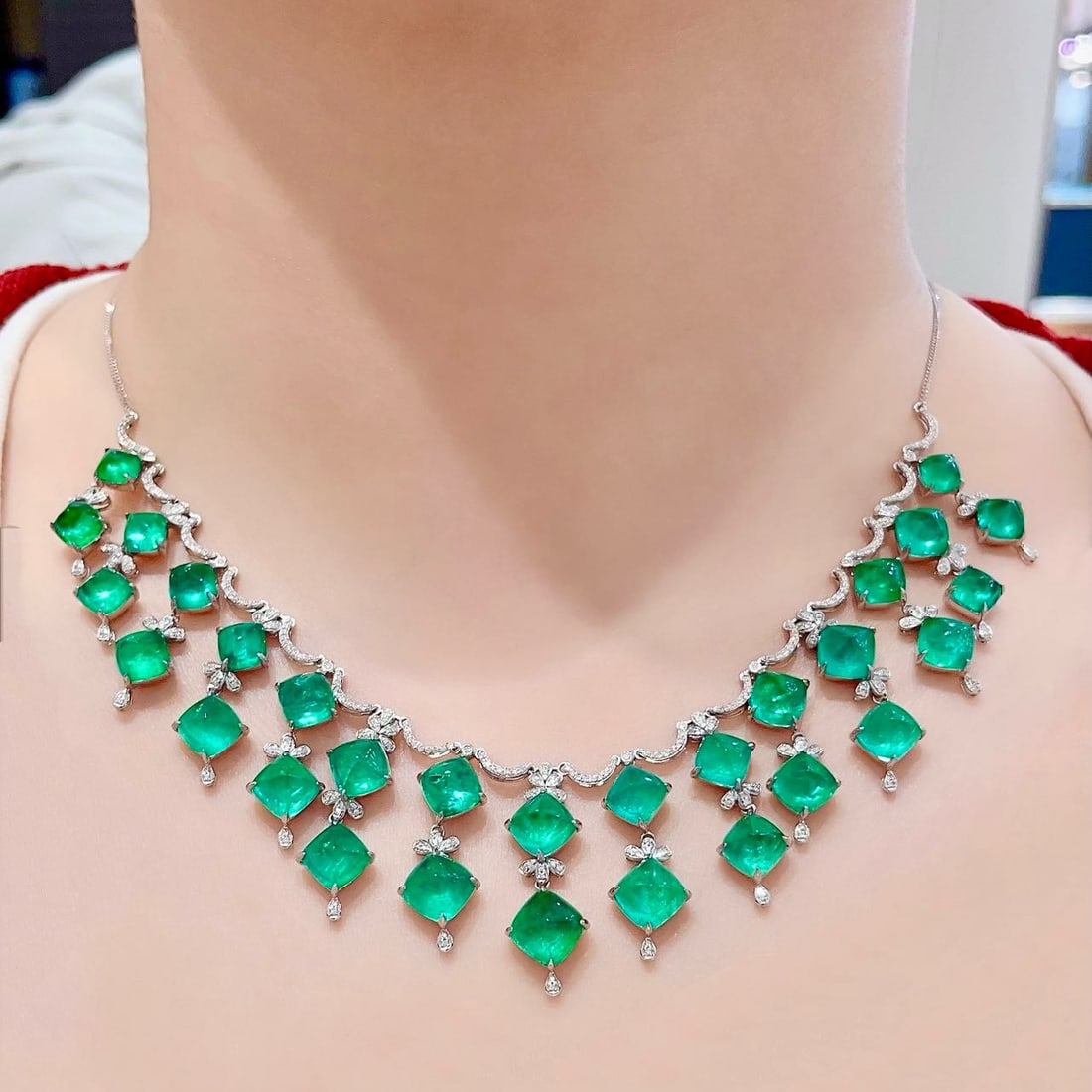 14k Gold 49.5 Ctw Vivid Green Natural Emerald & Diamond Necklace - 8