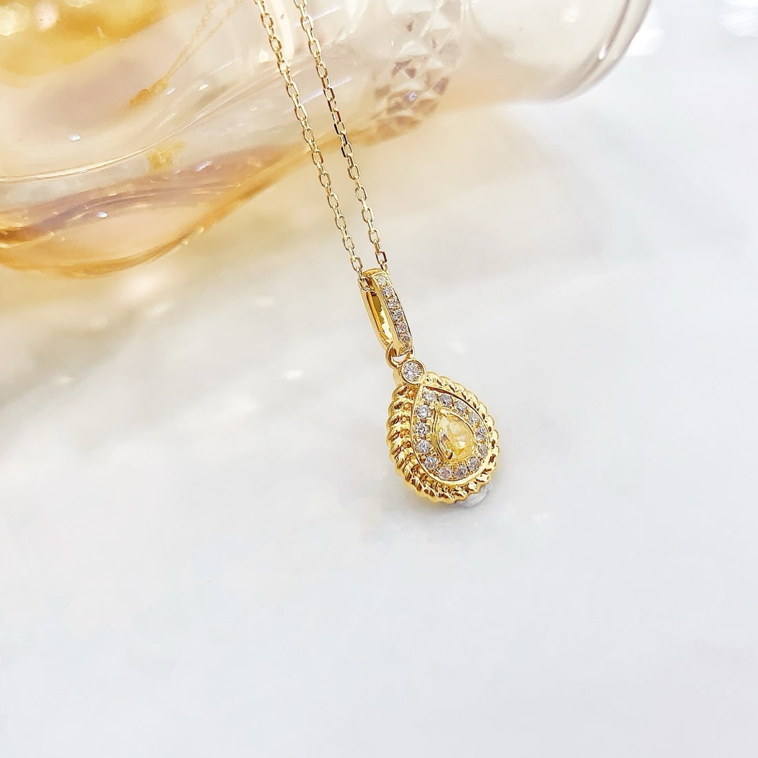 14k Gold 0.30 Ctw Natural Yellow Diamond & Diamond Necklace - 4