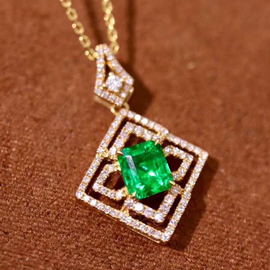 14k Gold 1.03 Ctw Vivid Green Natural Emerald & Diamond Pendant( Without Chain ) - 2