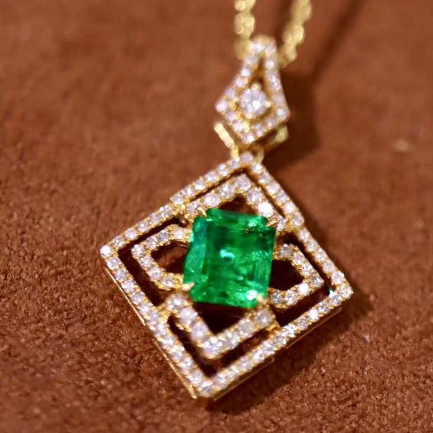 14k Gold 1.03 Ctw Vivid Green Natural Emerald & Diamond Pendant( Without Chain ) - 3