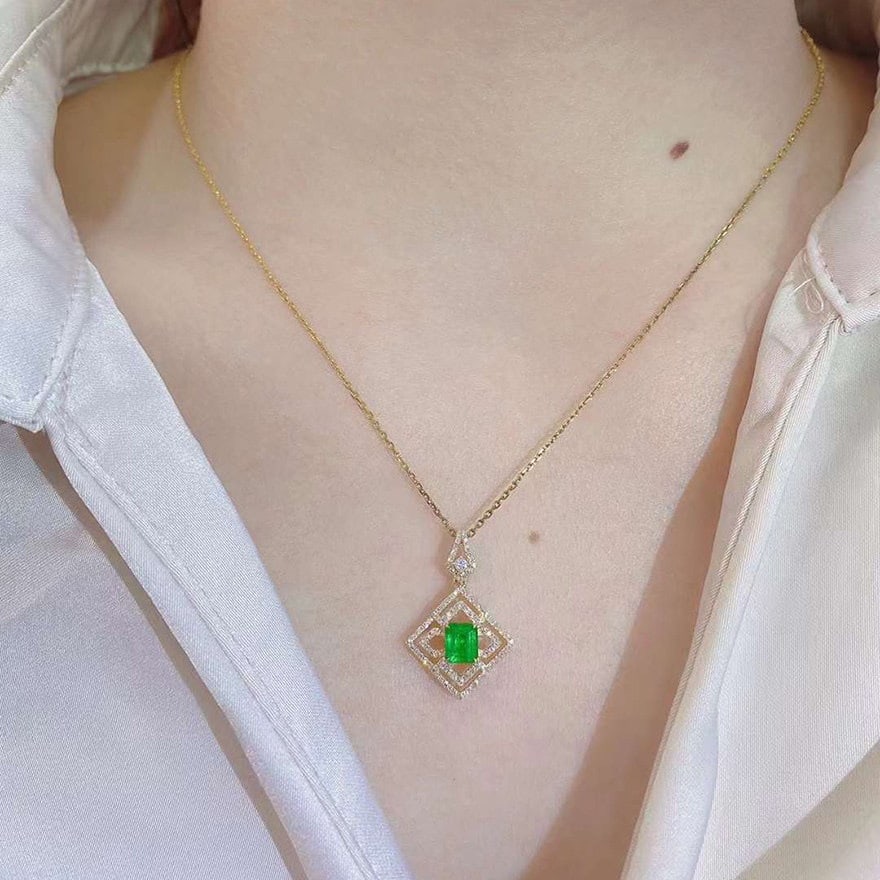 14k Gold 1.03 Ctw Vivid Green Natural Emerald & Diamond Pendant( Without Chain ) - 4