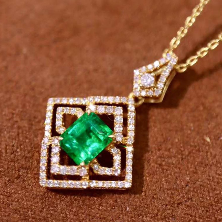 14k Gold 1.03 Ctw Vivid Green Natural Emerald & Diamond Pendant( Without Chain ) - 5