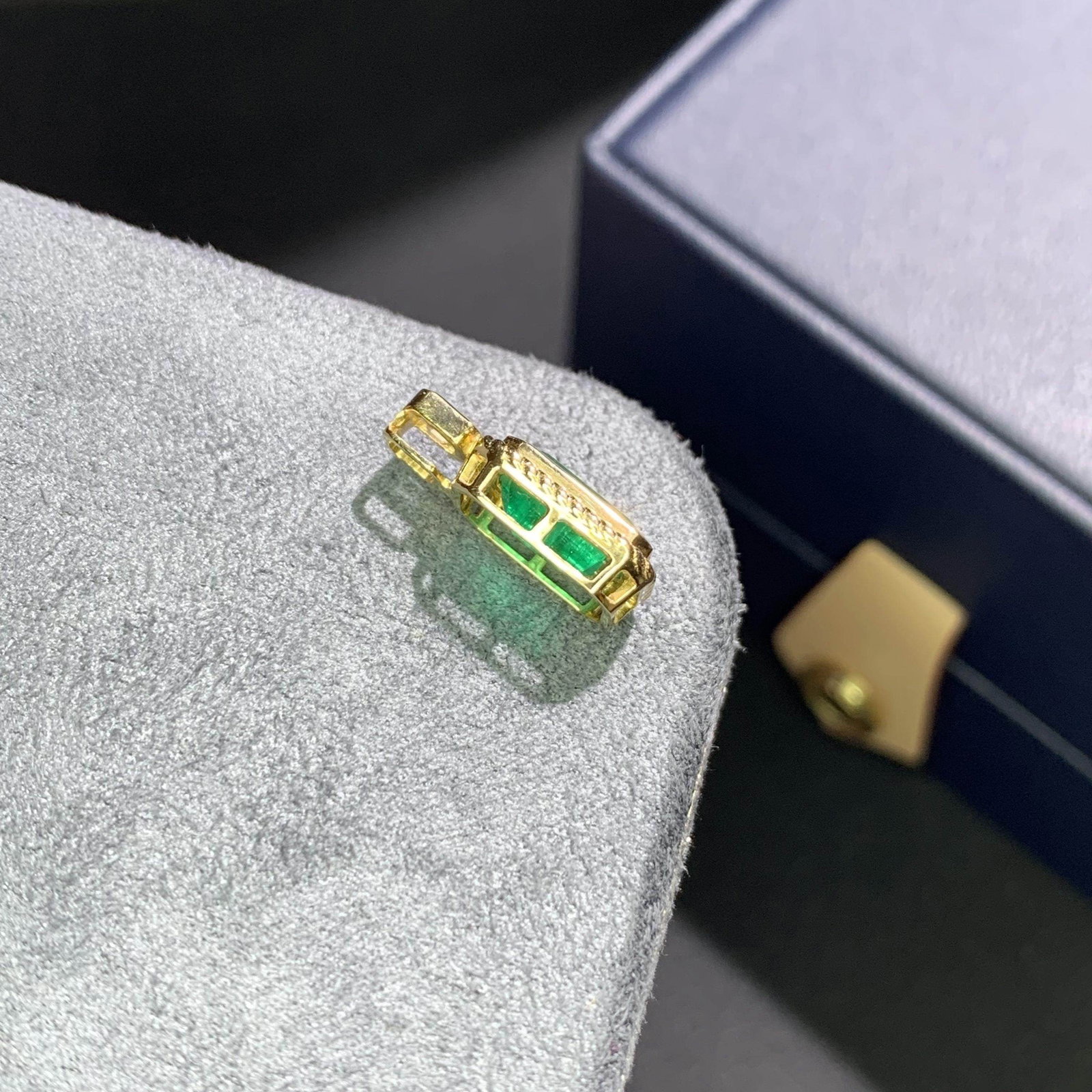 14k Gold 1.75 Ctw Vivid Green Natural Emerald & Diamond Pendant( Without Chain ) - 5