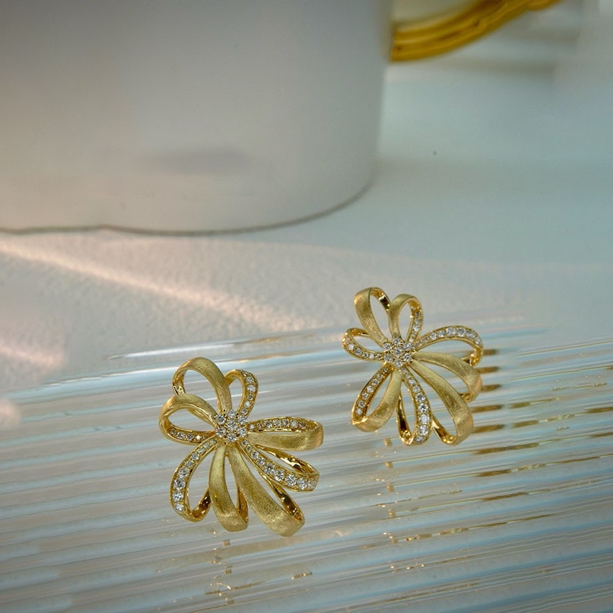 14k Gold 0.35 Ct Natural H Diamond Earrings: Ref:231104307 // gold content:14k gold // main gemstone:diamond // shape:round // carat weight:0. 35ct // clarity grade:vs-si // color:h // treatment:natural // cut grade:g // Condition: New Low