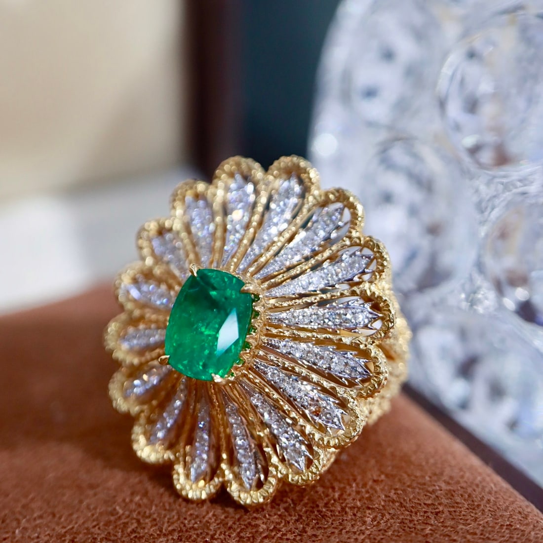 14k Gold 1.84 Ctw Vivid Green Natural Emerald & Diamond Ring - 3