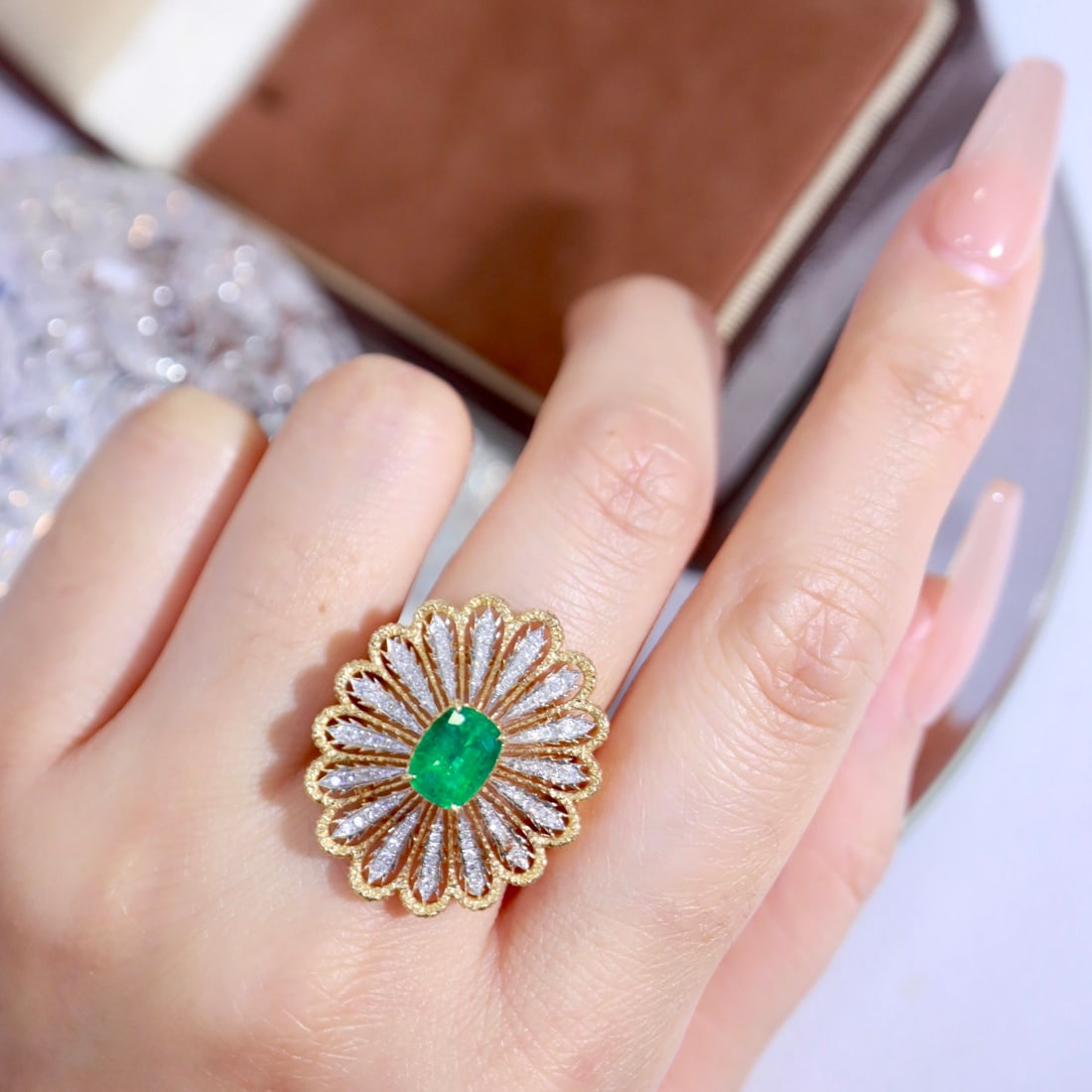14k Gold 1.84 Ctw Vivid Green Natural Emerald & Diamond Ring - 4
