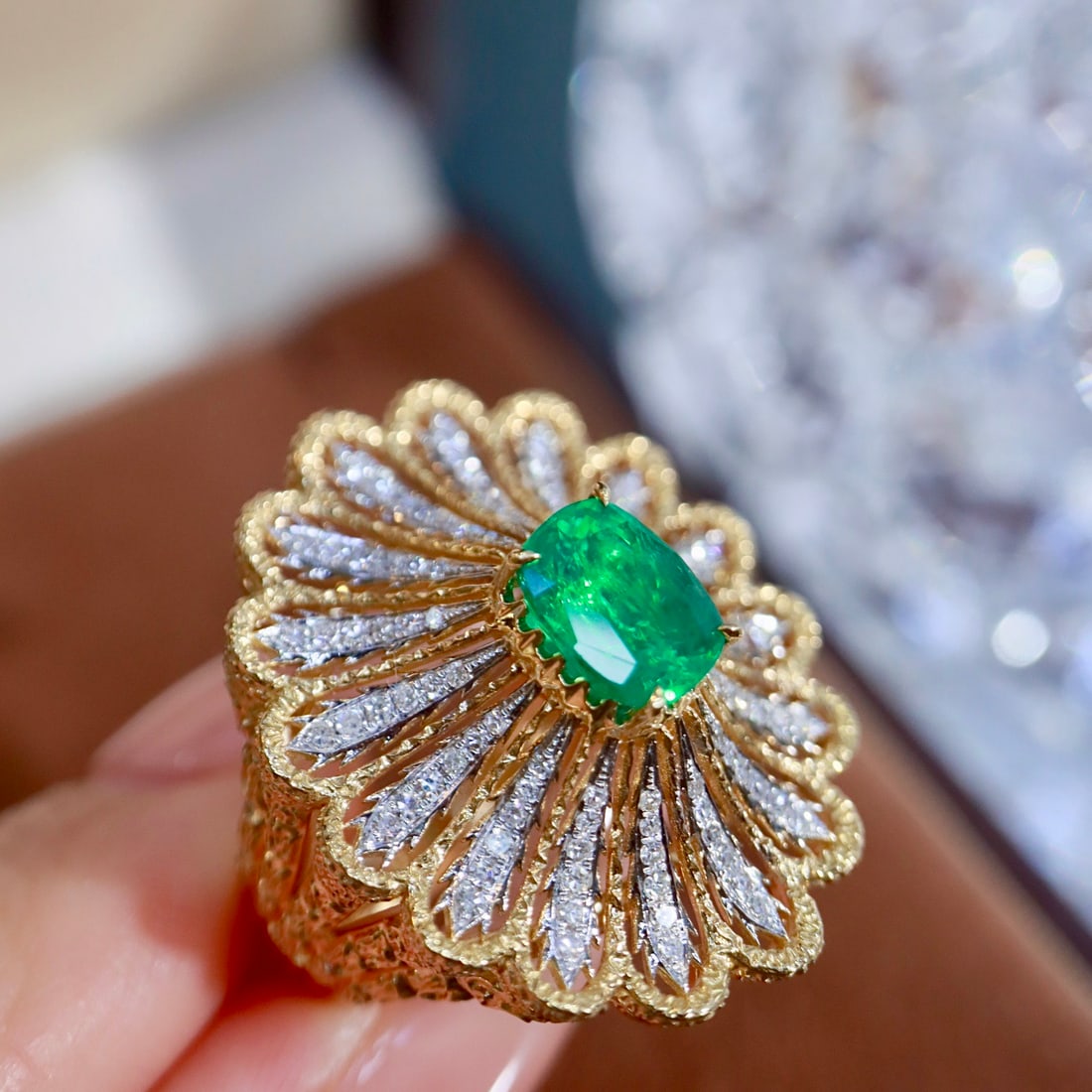 14k Gold 1.84 Ctw Vivid Green Natural Emerald & Diamond Ring - 7