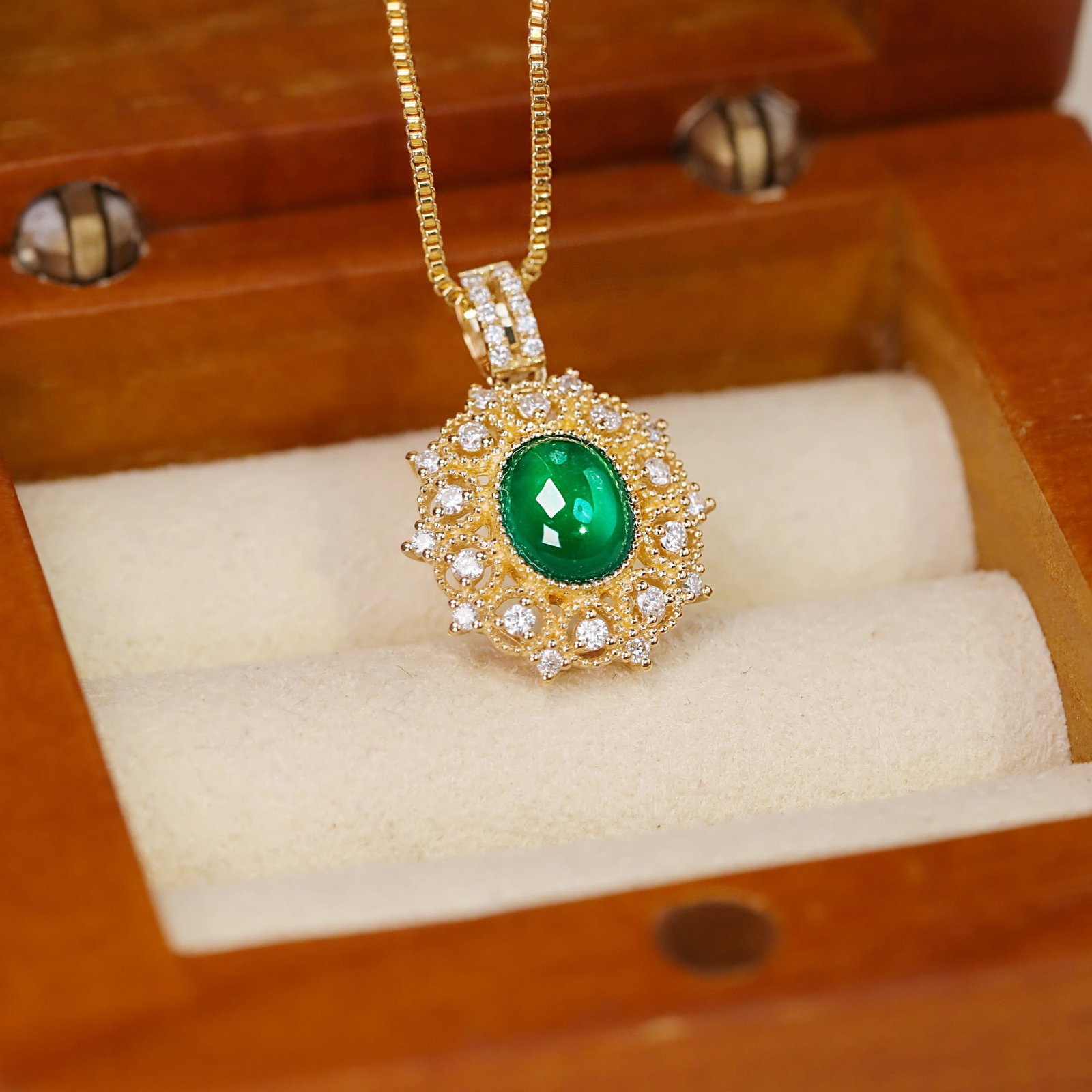 14k Gold 1.08 Ctw Vivid Green Natural Emerald & Diamond Pendant( Without Chain ) - 3