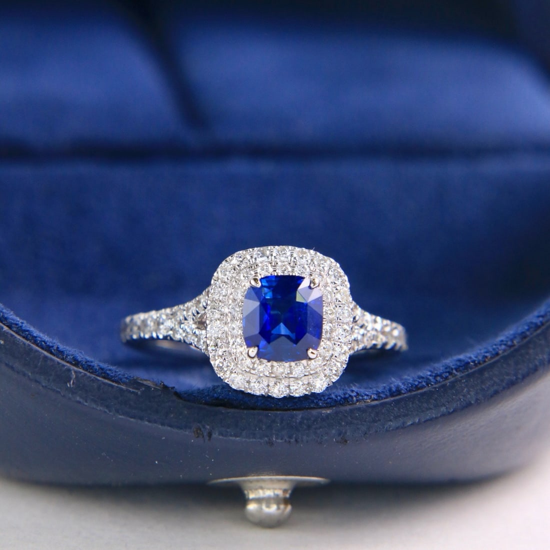 14k Gold 1.55 Ctw Natural Sapphire & Diamond Ring: Ref:231104326 // gold content:14k gold // ring size:7. 25us // // main gemstone:sapphire // shape:cushion // carat weight:1. 07ct // color:royal blue // treatment:natural // // adjacent gemstone 2 :