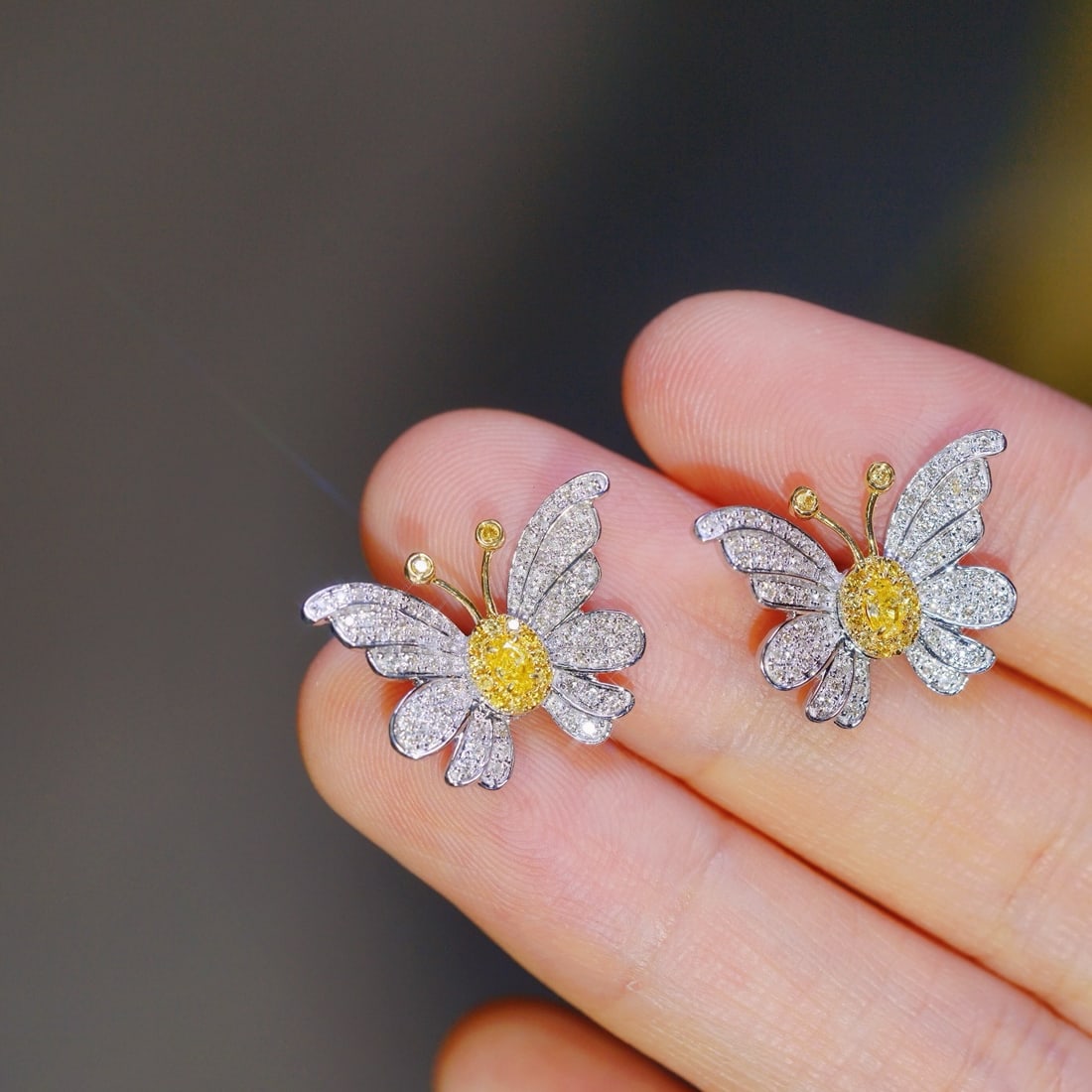 14k Gold 0.80 Ct Natural Color Diamond & Butterfly Earrings - 3