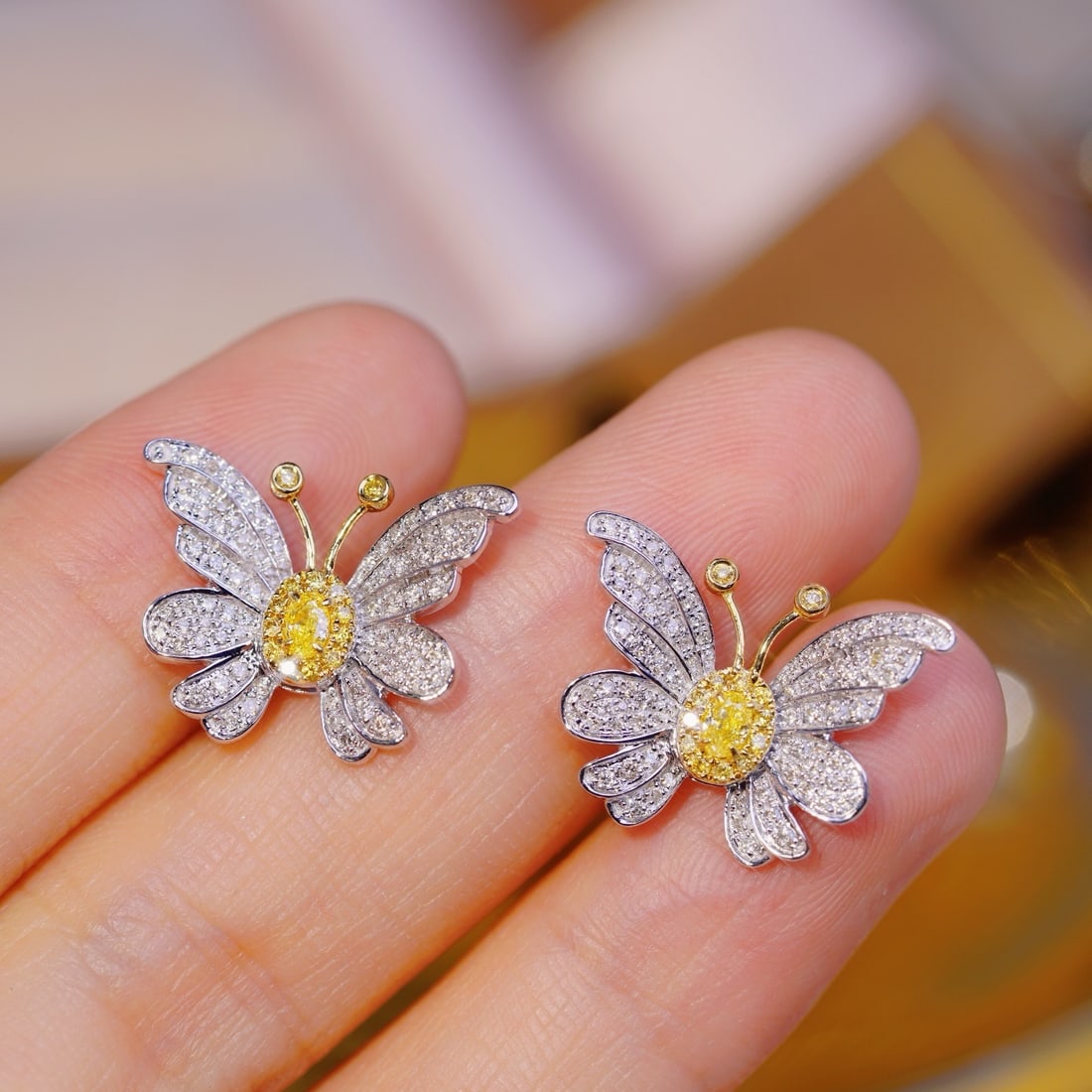 14k Gold 0.80 Ct Natural Color Diamond & Butterfly Earrings - 4
