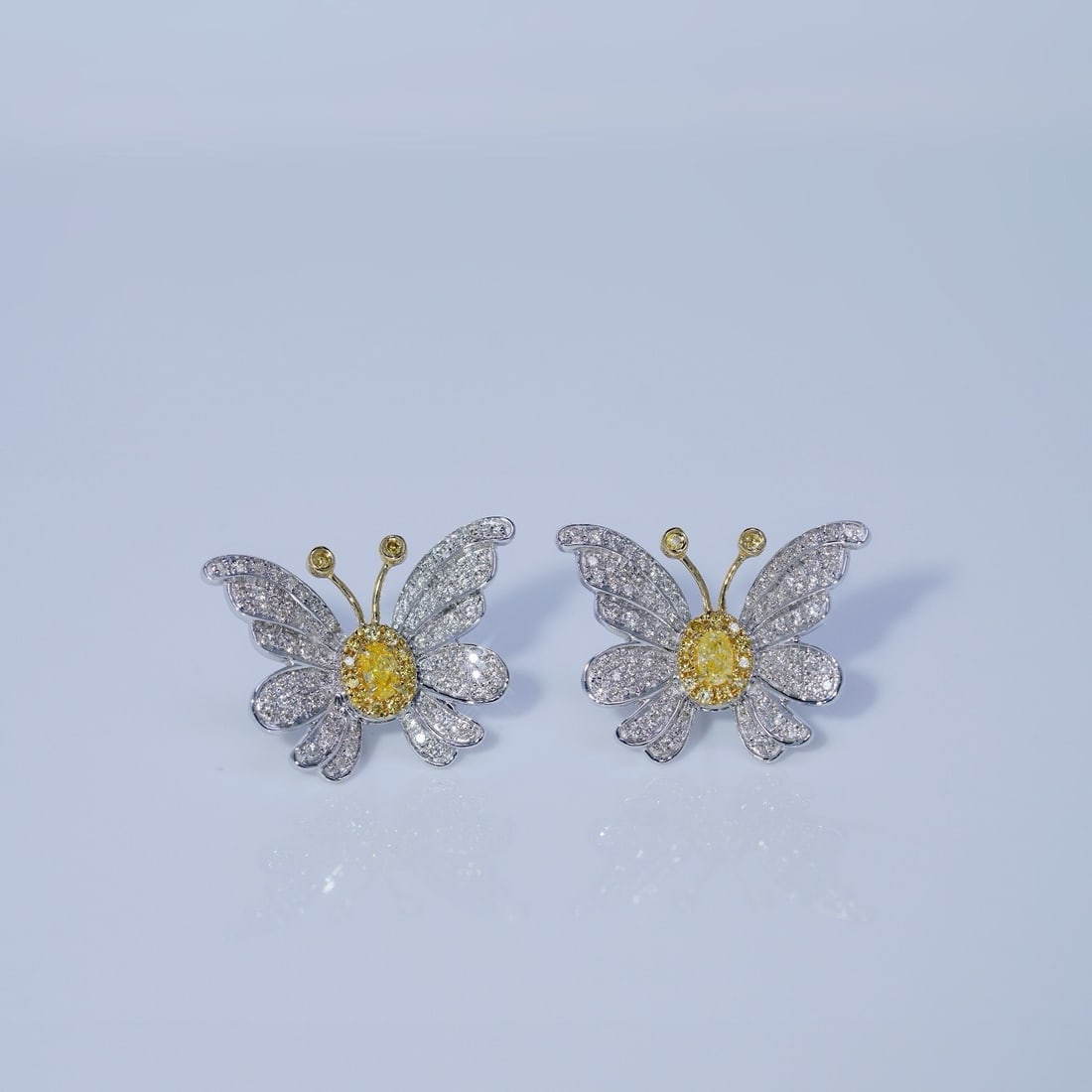 14k Gold 0.80 Ct Natural Color Diamond & Butterfly Earrings - 5