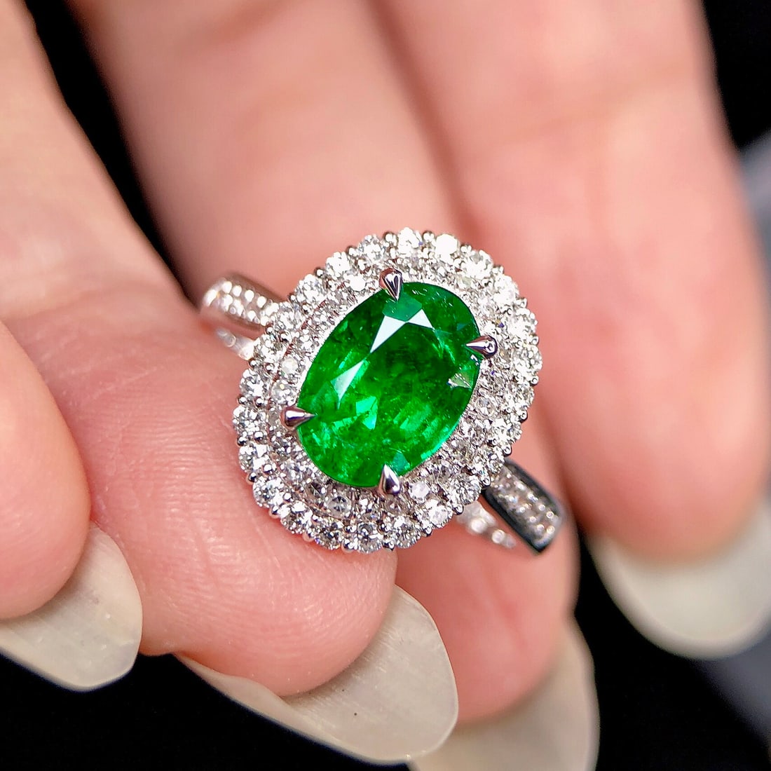 14k Gold 2.32 Ctw Vivid Green Natural Emerald & Diamond Ring - 4