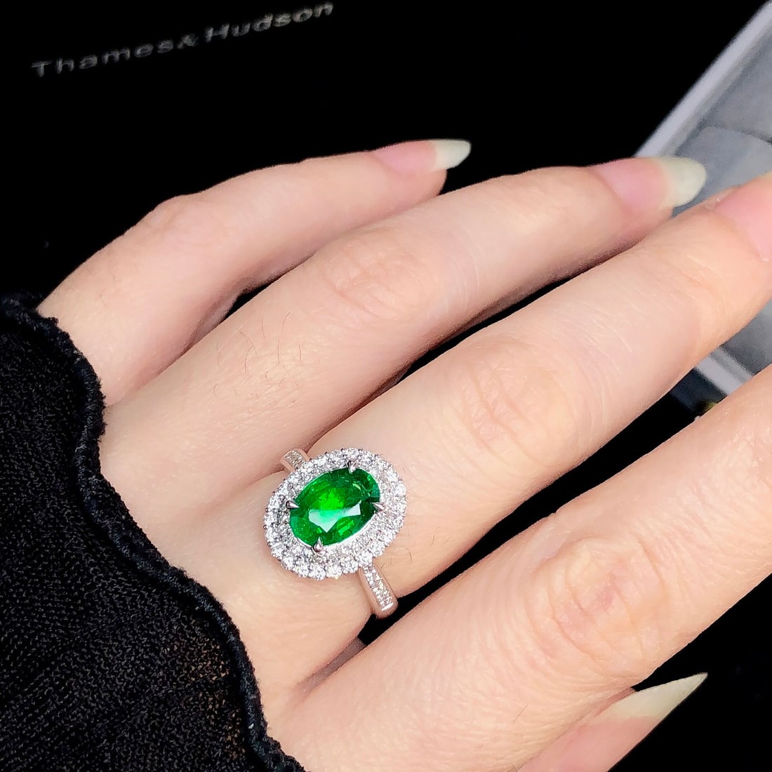 14k Gold 2.32 Ctw Vivid Green Natural Emerald & Diamond Ring - 5